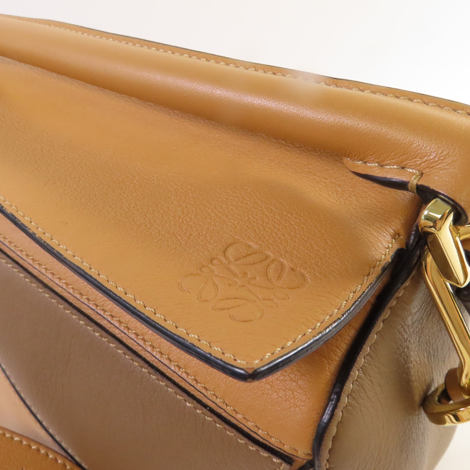LOEWE 牛皮皮革Puzzle Small 2Way Shoulder Bag金扣手挽肩背兩用袋杏色/啡色