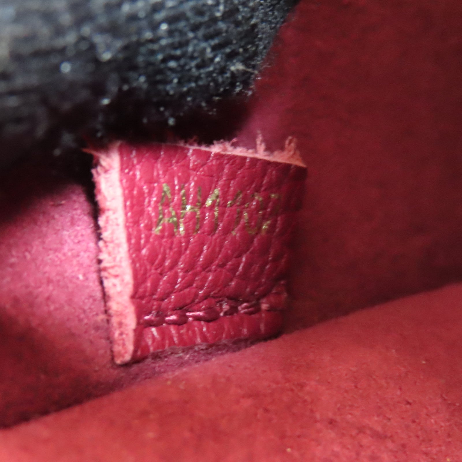 LOUIS VUITTON Monogram Victoire金扣鏈帶肩背袋