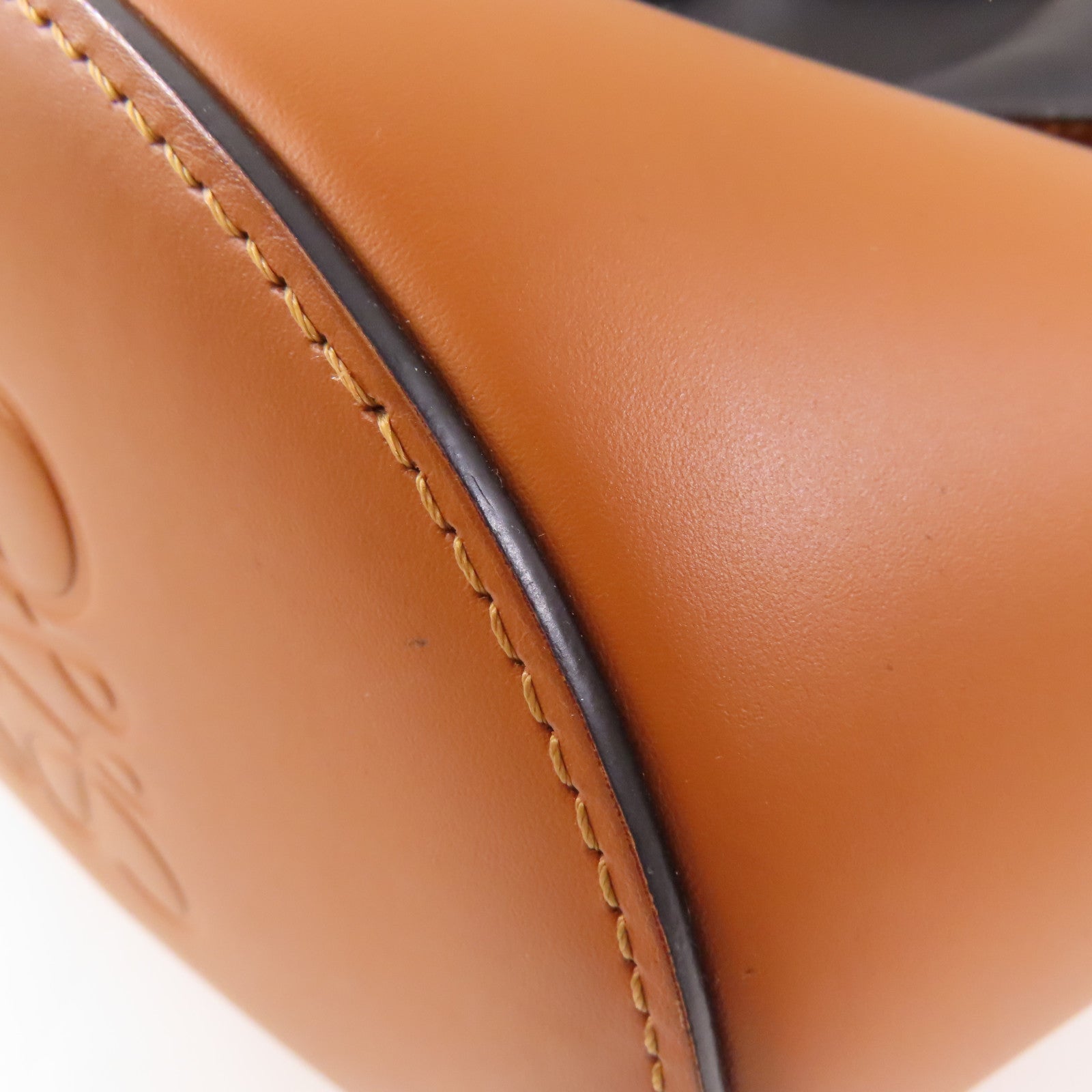 LOEWE 牛皮皮革Balloon金扣手挽肩背兩用袋