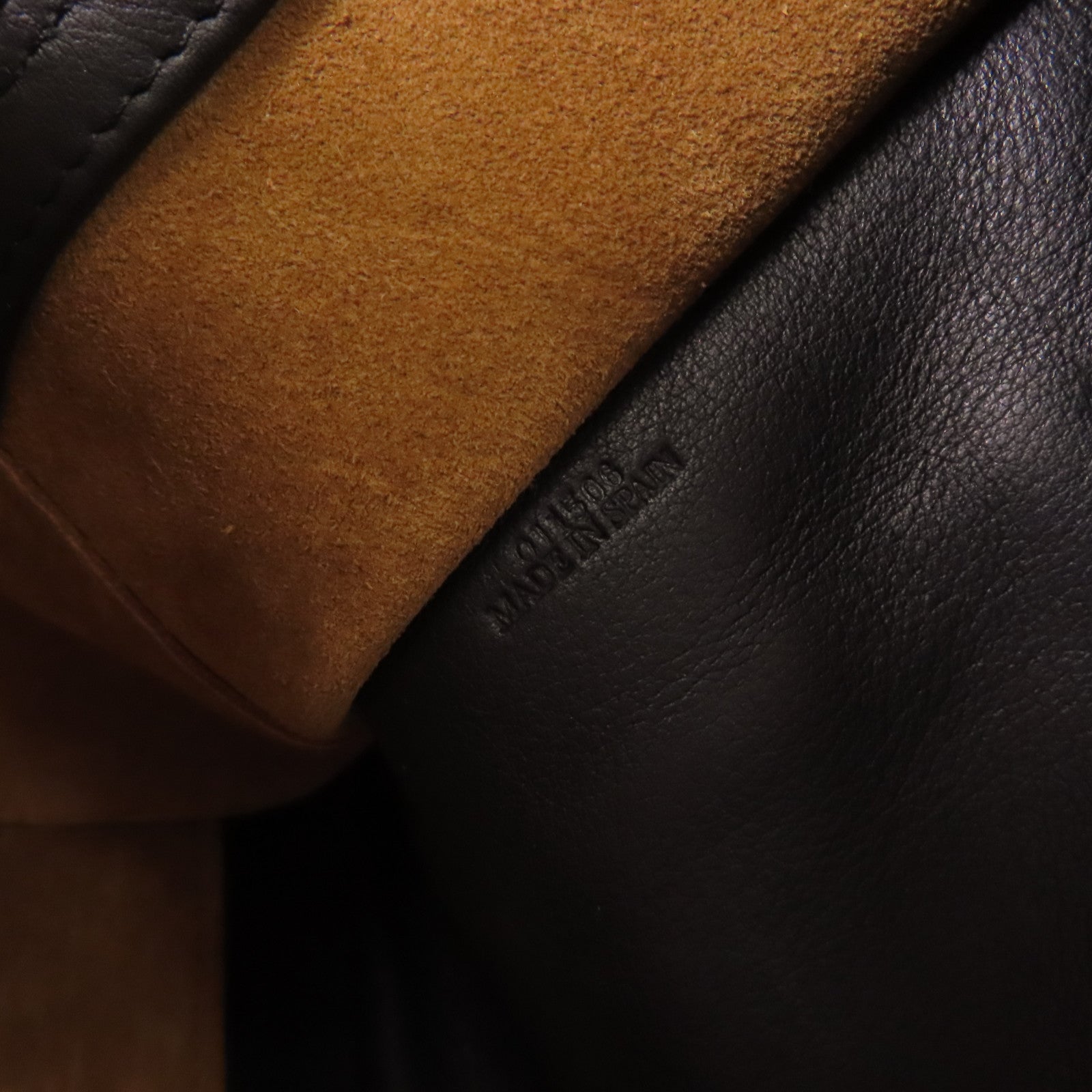 LOEWE 牛皮皮革Amazona銀扣手挽肩背兩用袋