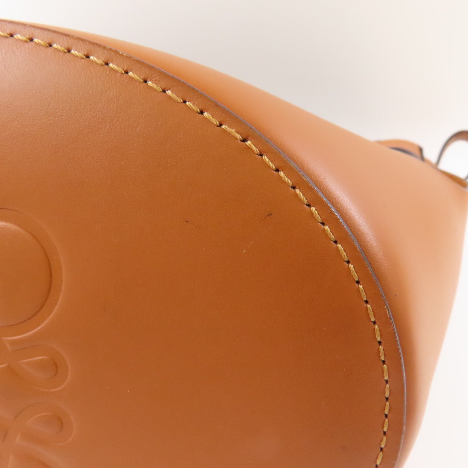 LOEWE 牛皮皮革Balloon金扣手挽肩背兩用袋