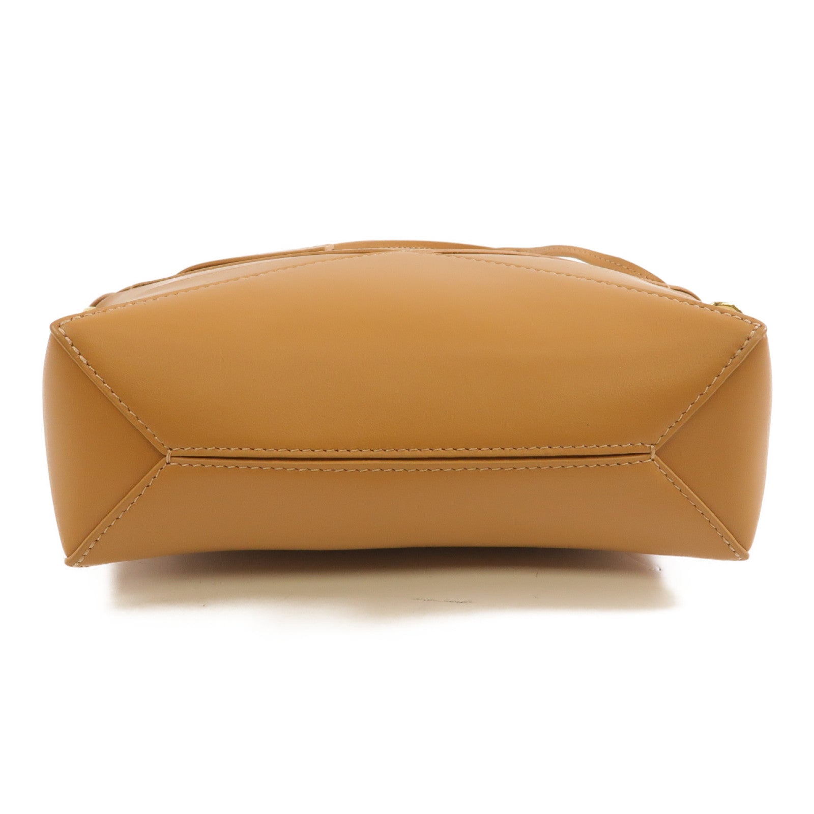 LOEWE 牛皮皮革Puzzle Fold Pouch金扣肩背袋棕色
