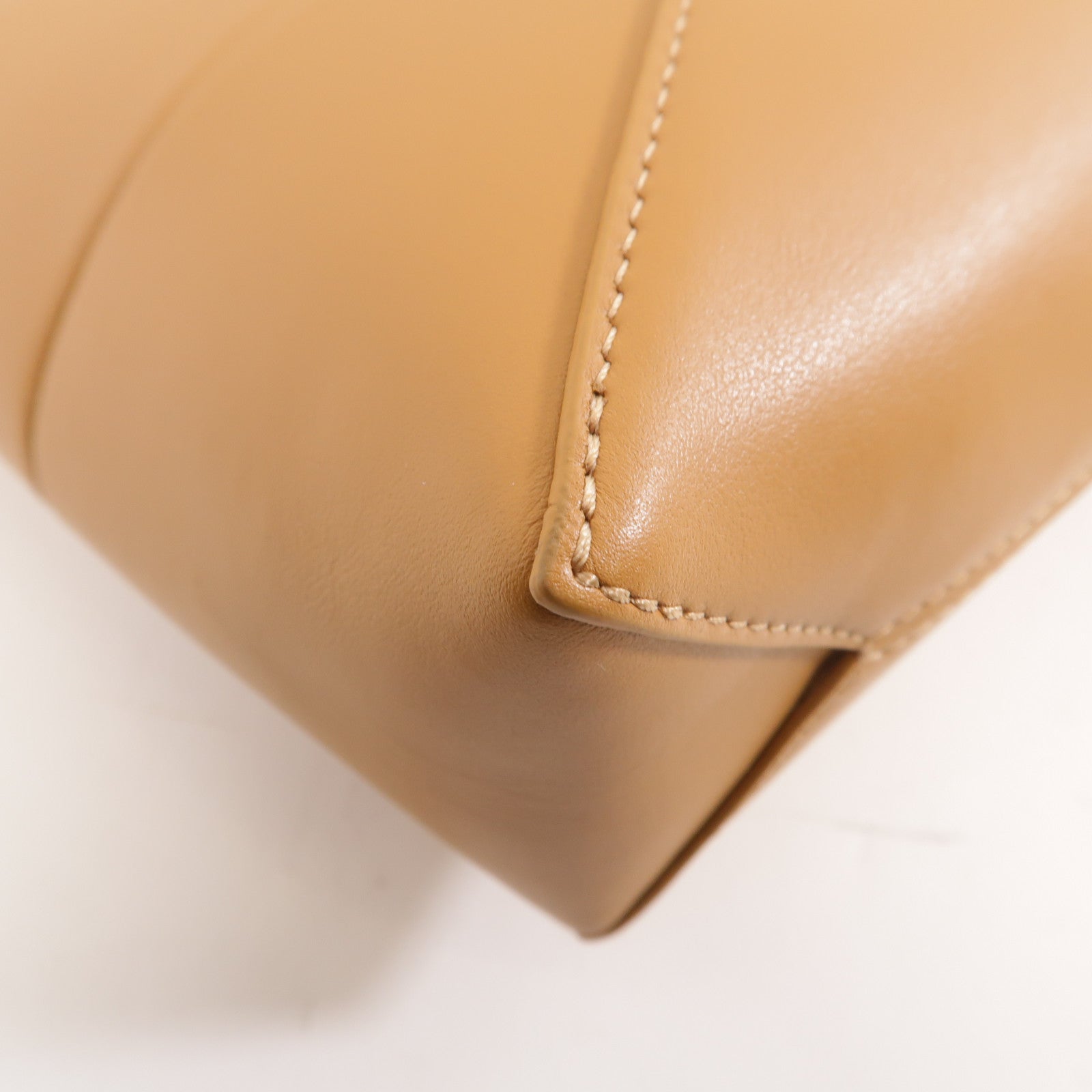 LOEWE 牛皮皮革Puzzle Fold Pouch金扣肩背袋棕色