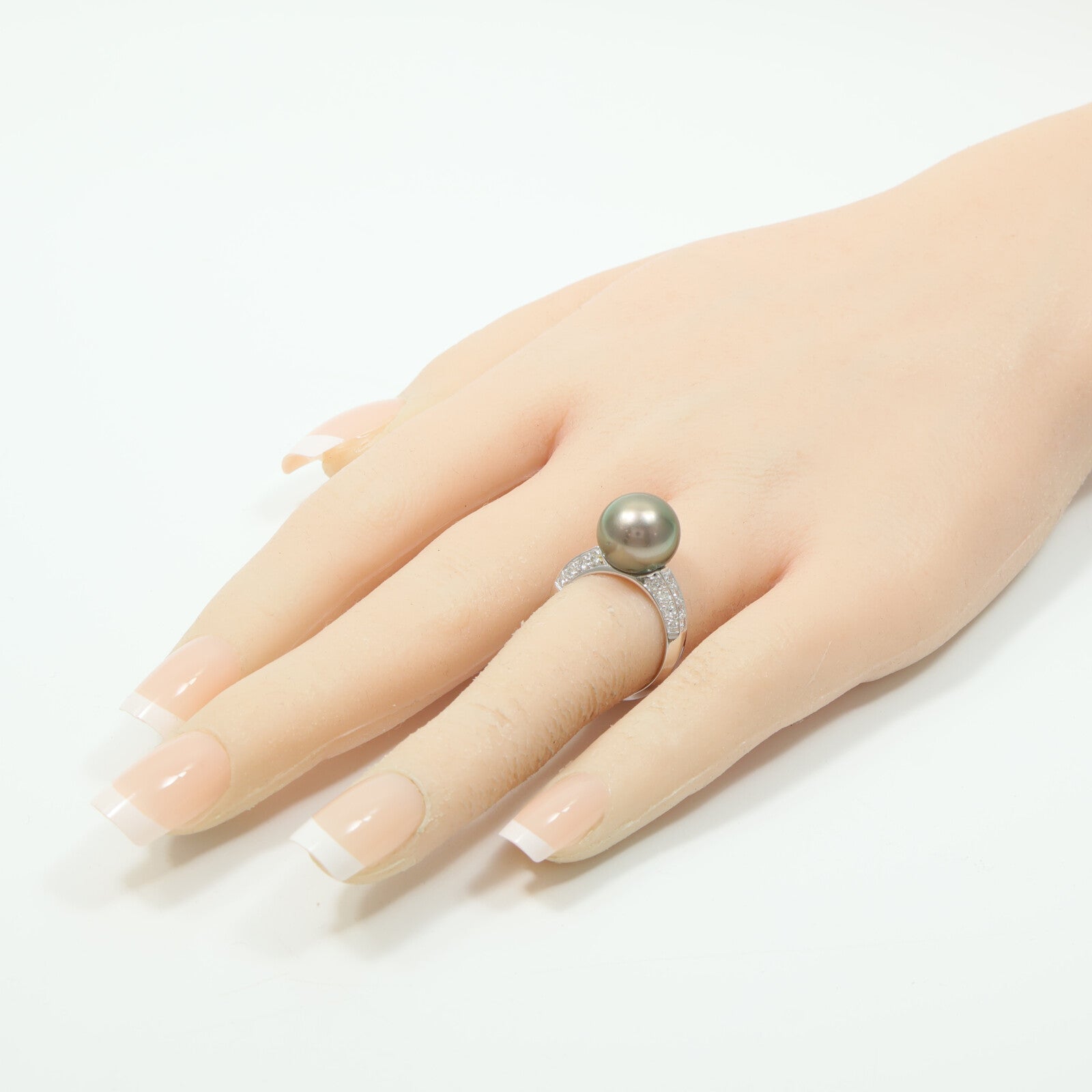 JEWELRY 18K白金Pearl Diamond Ring珍珠/鑽石戒指