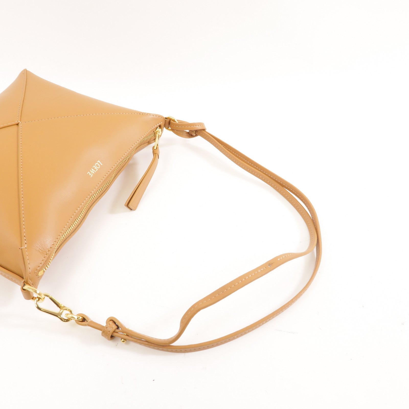 LOEWE 牛皮皮革Puzzle Fold Pouch金扣肩背袋棕色