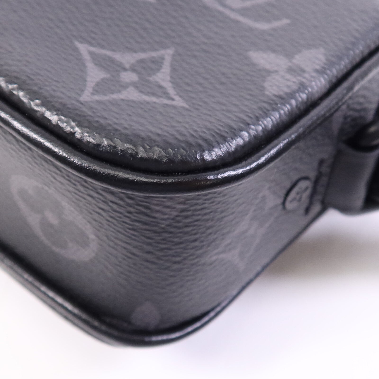 LOUIS VUITTON Monogram Eclipse Pochette Volga Clutch Bag手拿包