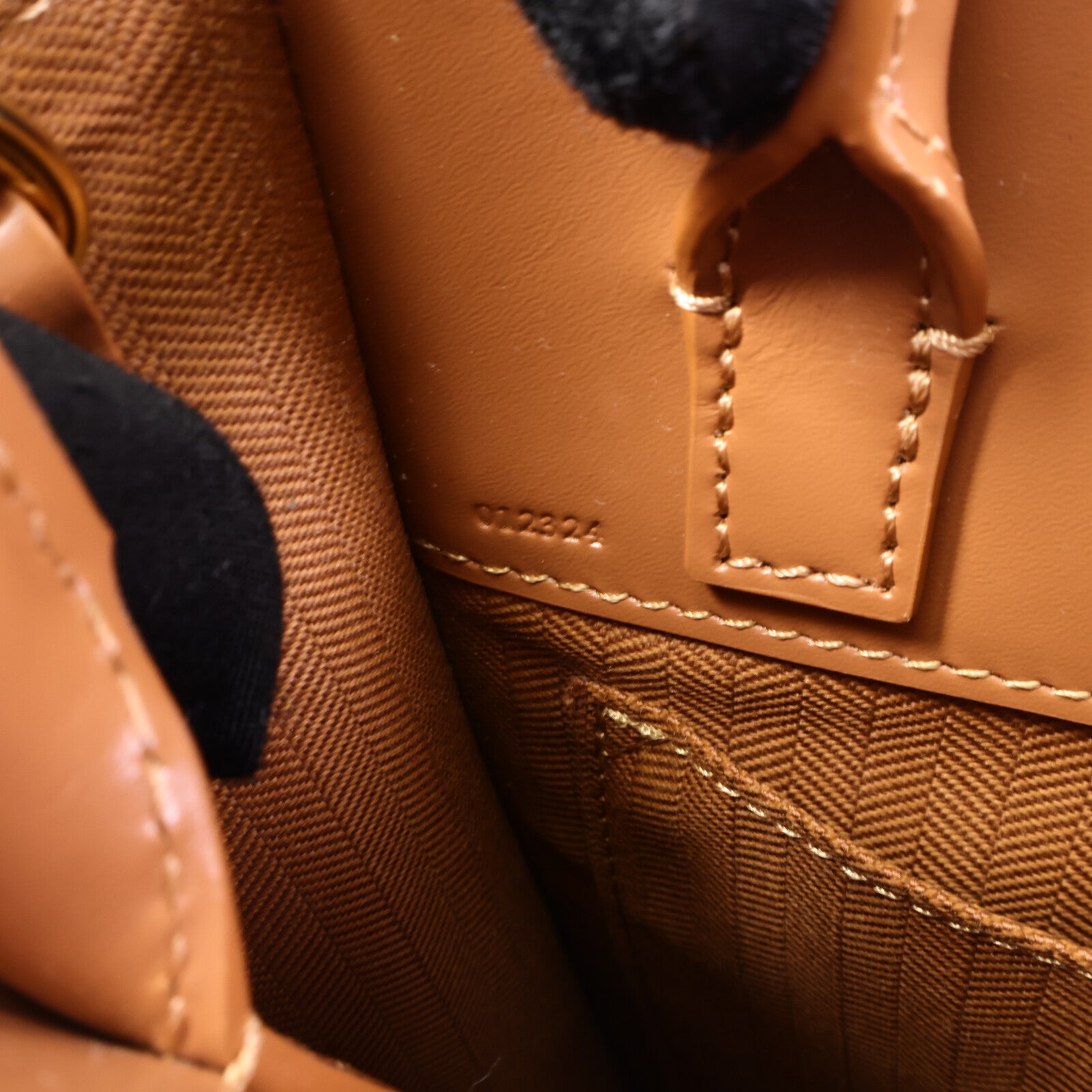 LOEWE 牛皮皮革Standard A5 Tote Bag手挽肩背兩用袋