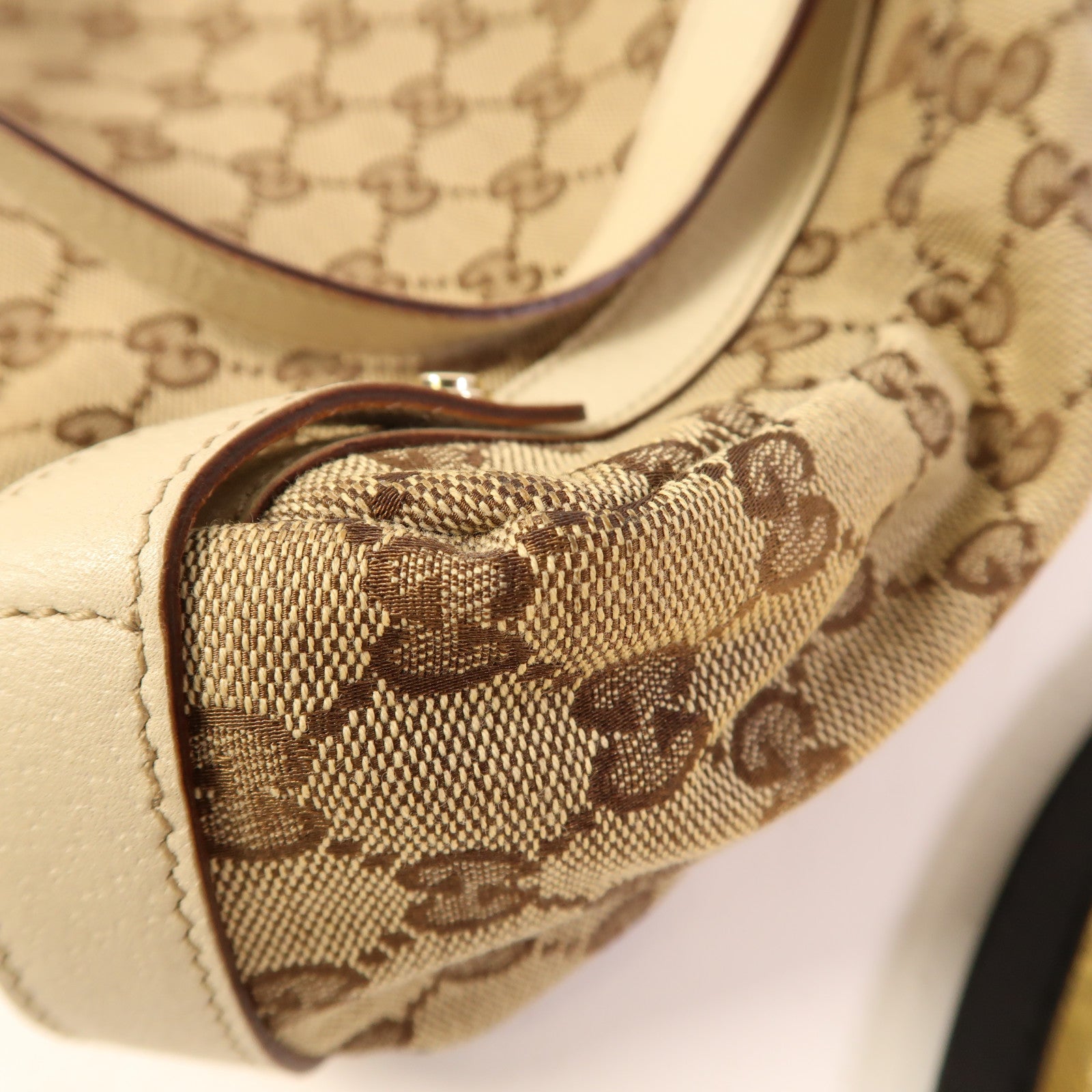 GUCCI 帆布Shoulder Bag銀扣肩背袋