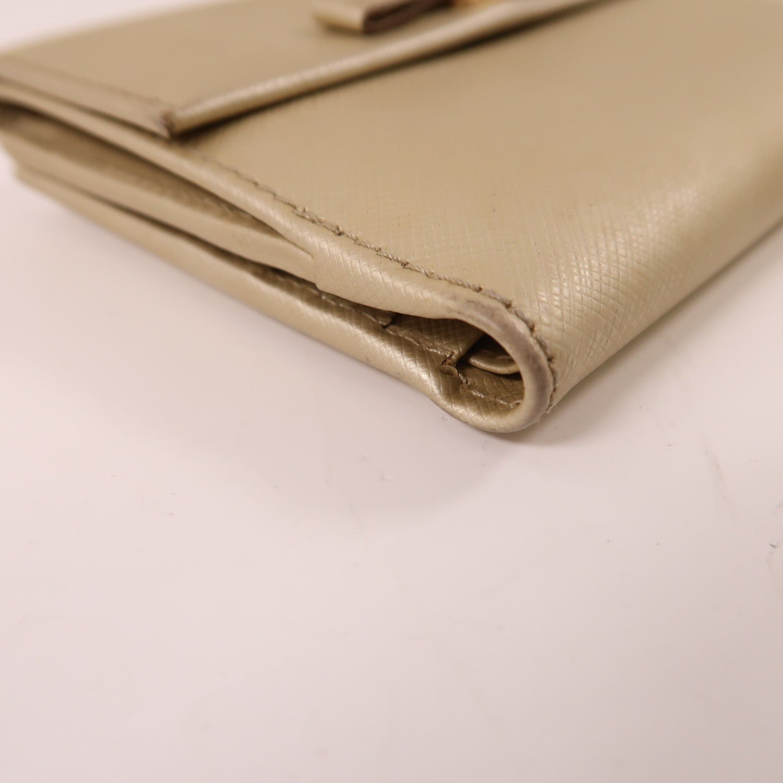Salvatore Ferragamo 【激減優惠】牛皮皮革Wallet金扣錢包