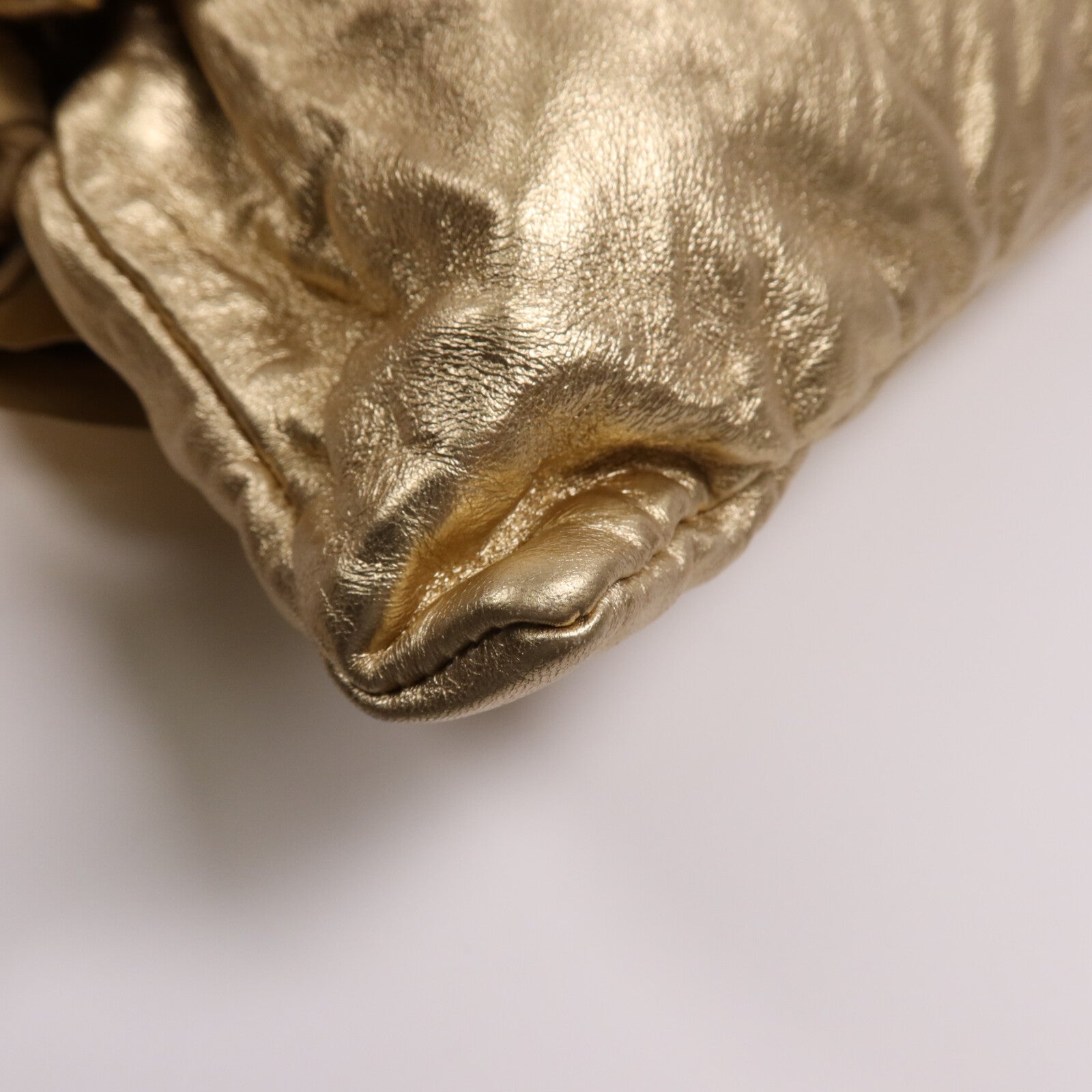 PRADA 牛皮皮革Pouch金扣手拿包