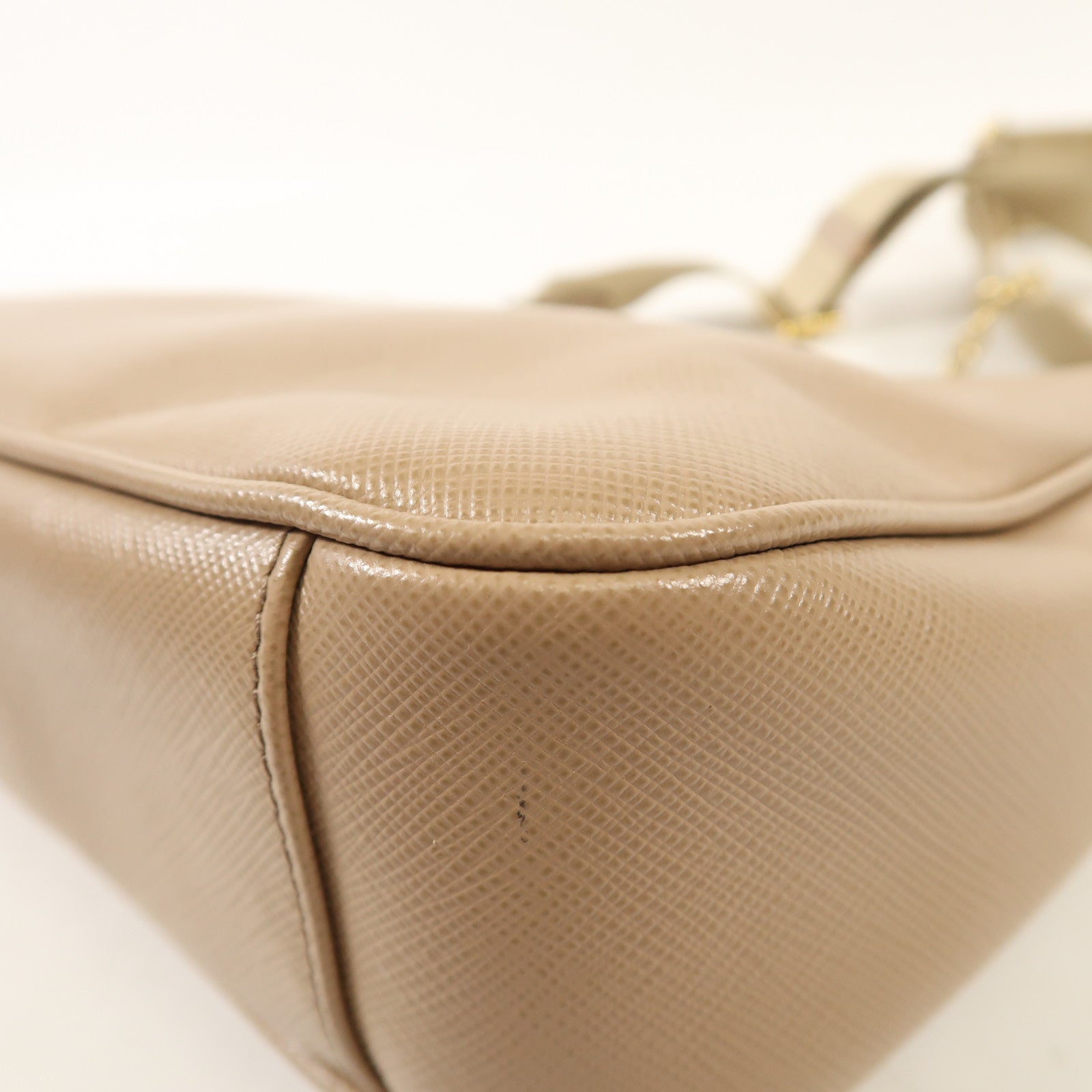 PRADA 【激減優惠】Saffiano皮革Re-Edition 2005金扣肩背袋