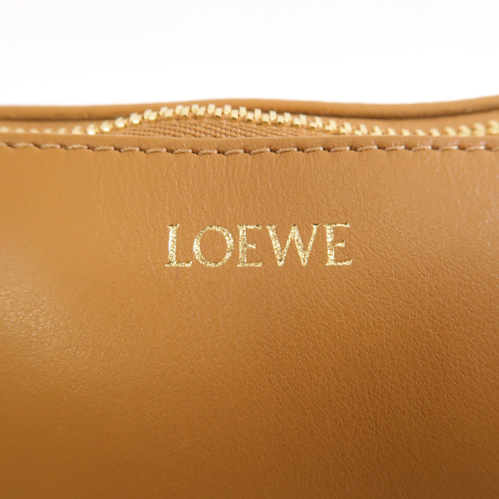 LOEWE 牛皮皮革Puzzle Fold Pouch金扣肩背袋棕色