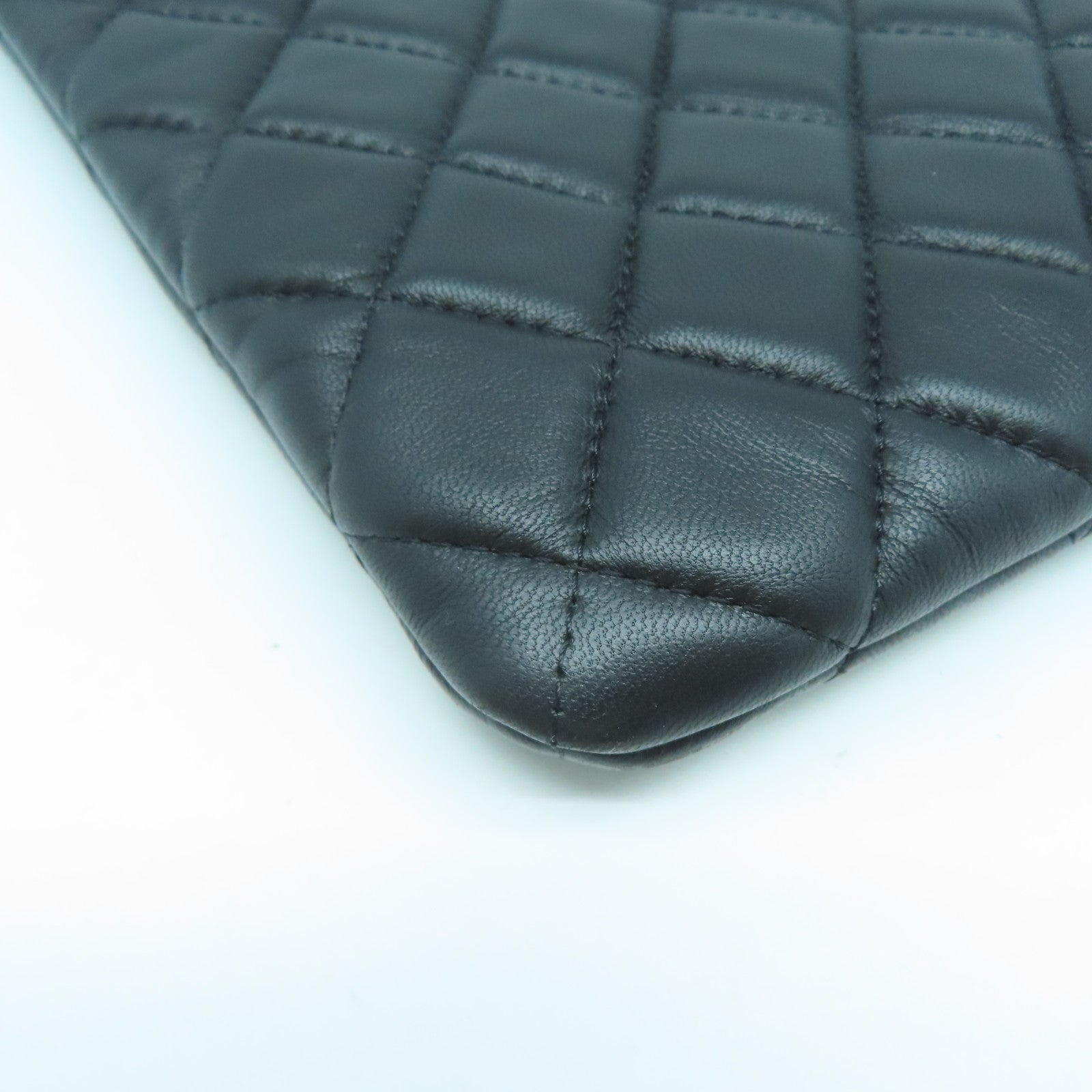CHANEL **【激減優惠】菱格羊皮皮革Clutch Bag金扣手拿包黑色