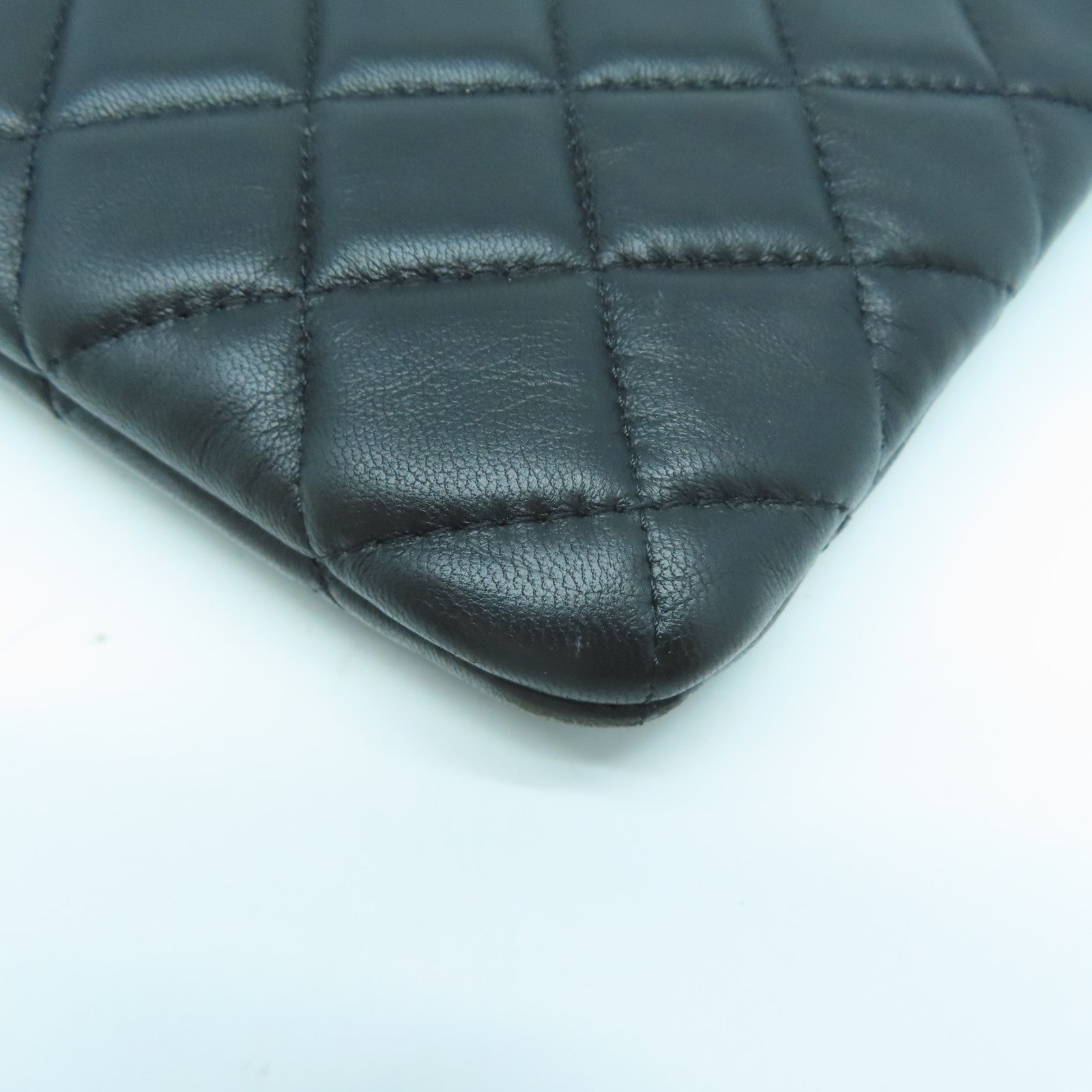 CHANEL **【激減優惠】菱格羊皮皮革Clutch Bag金扣手拿包黑色