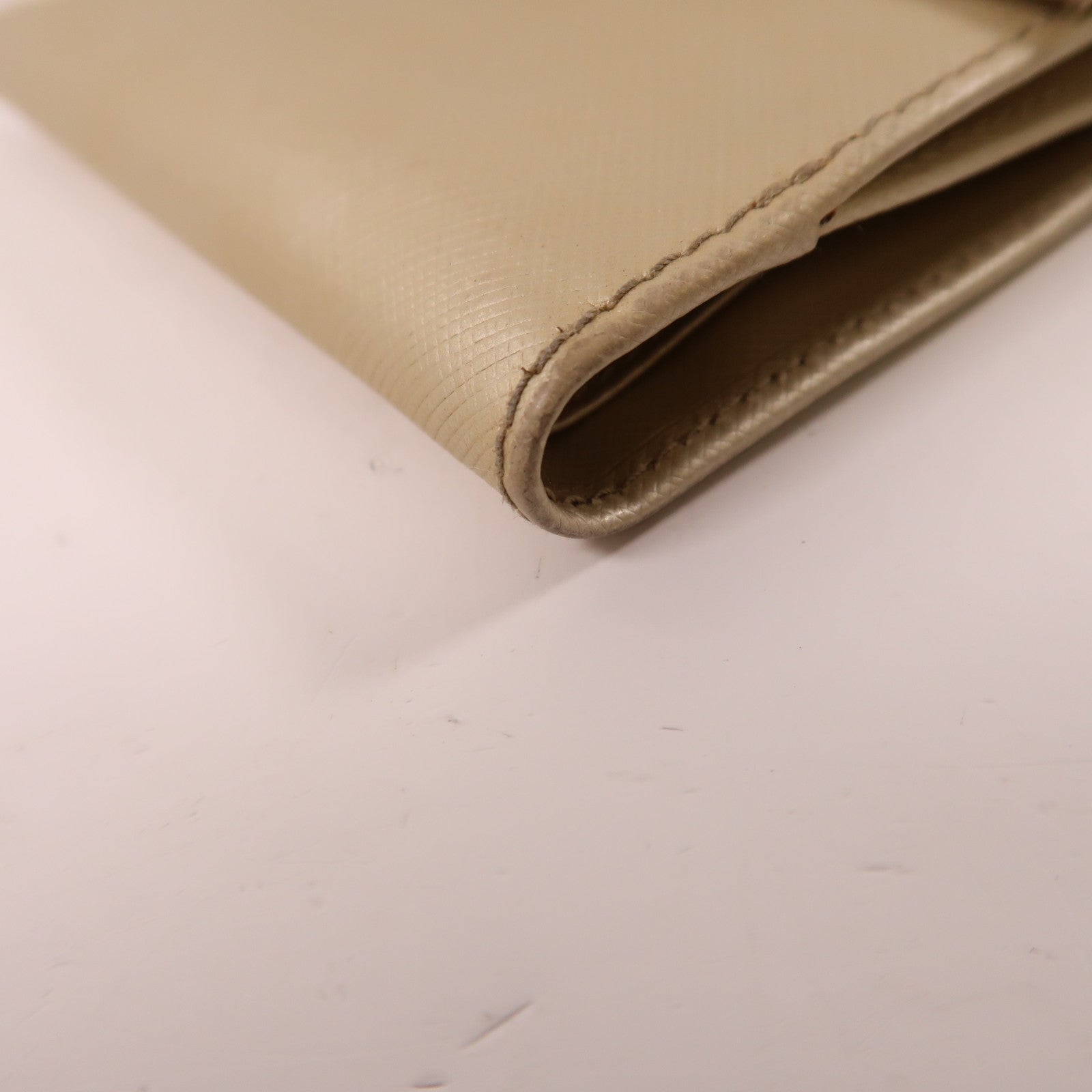 Salvatore Ferragamo 【激減優惠】牛皮皮革Wallet金扣錢包