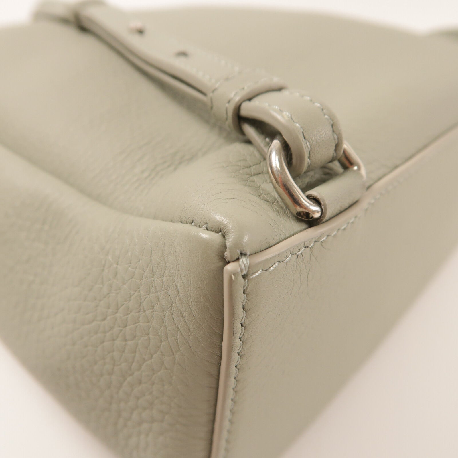 Loro Piana 牛皮皮革Extra Pocket BackPack銀扣背包