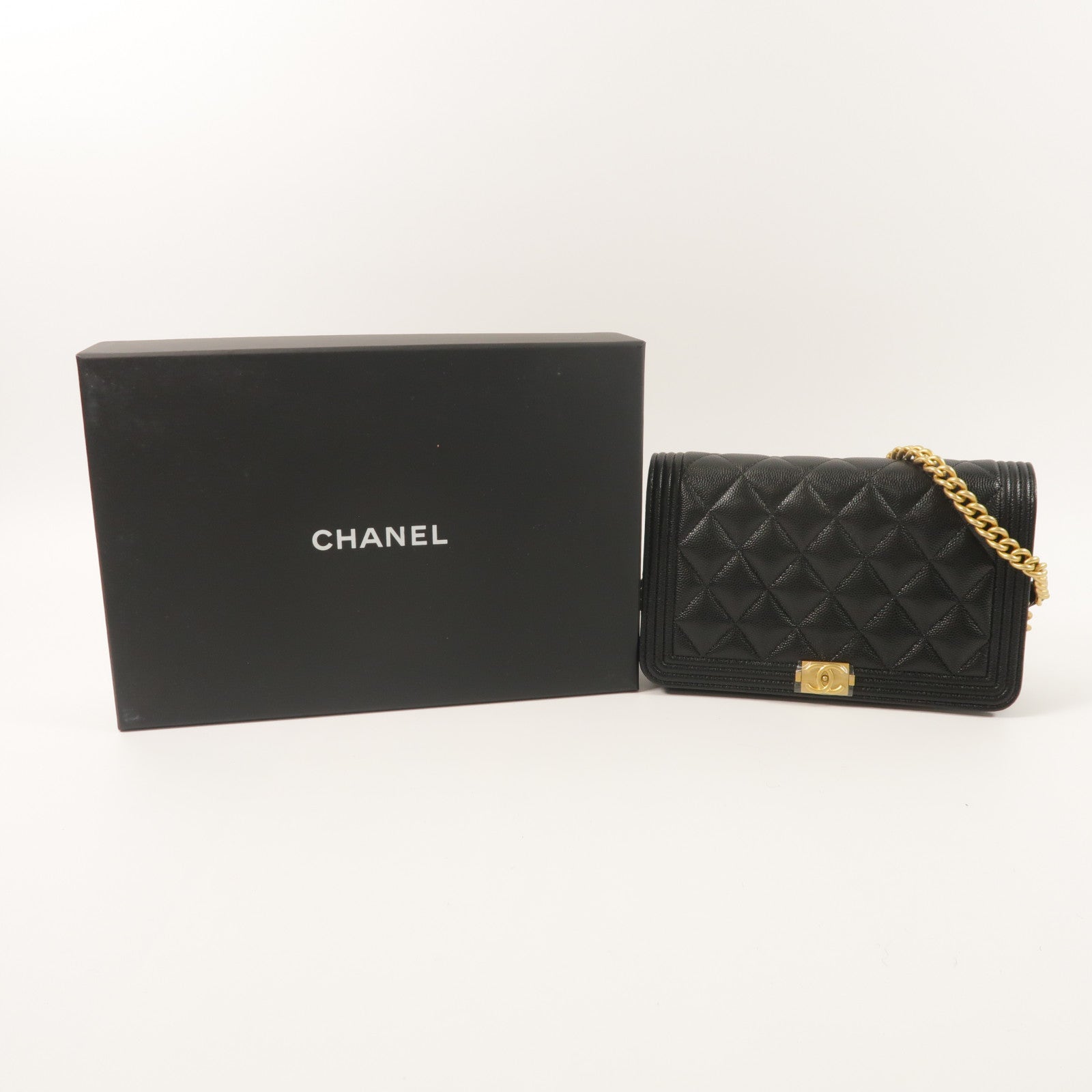 CHANEL 牛皮皮革Boy Wallet On Chain鏈帶肩背袋