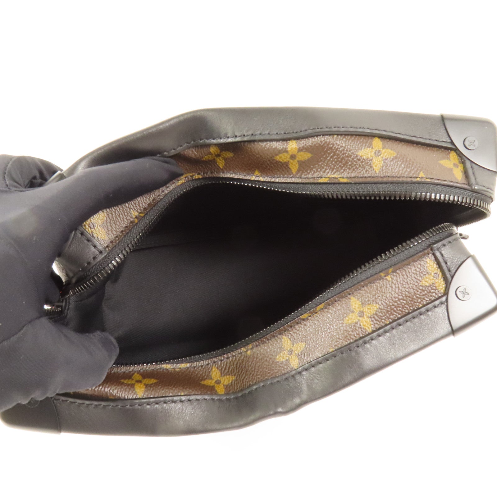 LOUIS VUITTON Monogram Solar Soft Trunk肩背袋