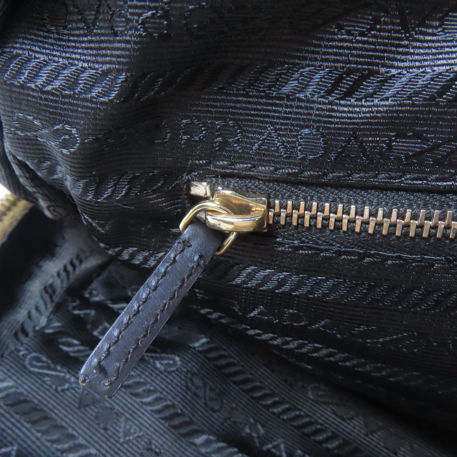 PRADA 【激減優惠】尼龍Shoulder Bag金扣肩背袋金黃色