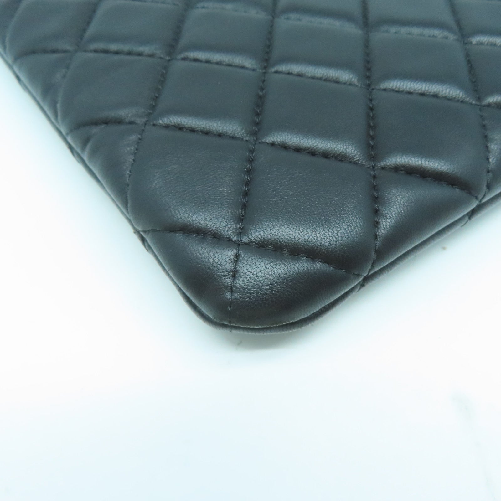 CHANEL **【激減優惠】菱格羊皮皮革Clutch Bag金扣手拿包黑色