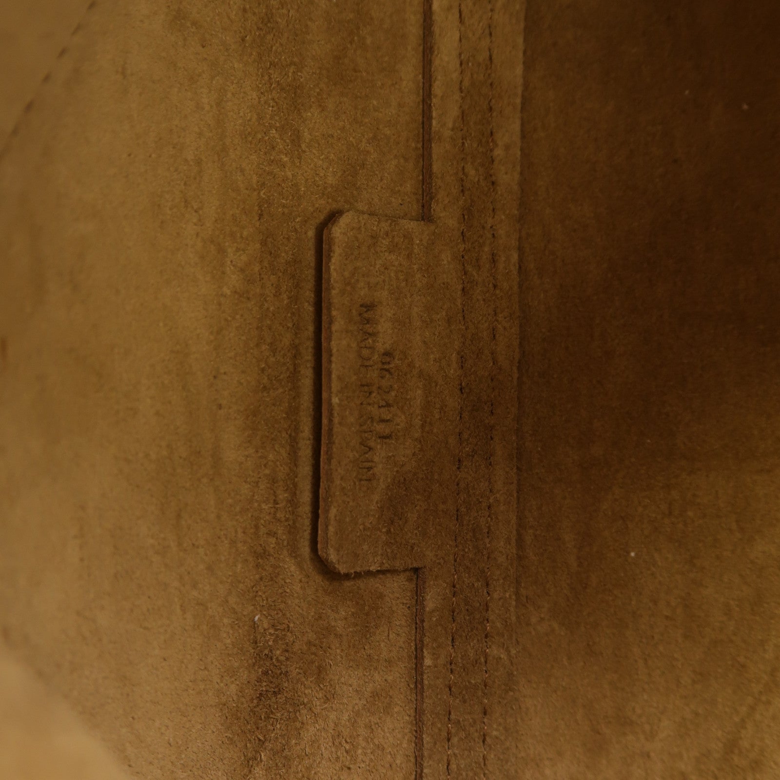 LOEWE 牛皮皮革Puzzle Fold Pouch金扣肩背袋棕色
