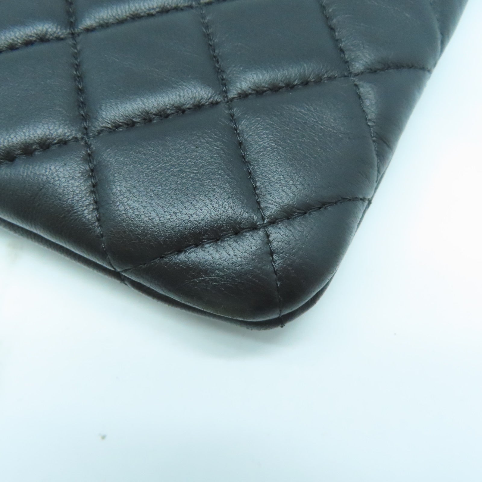 CHANEL **【激減優惠】菱格羊皮皮革Clutch Bag金扣手拿包黑色
