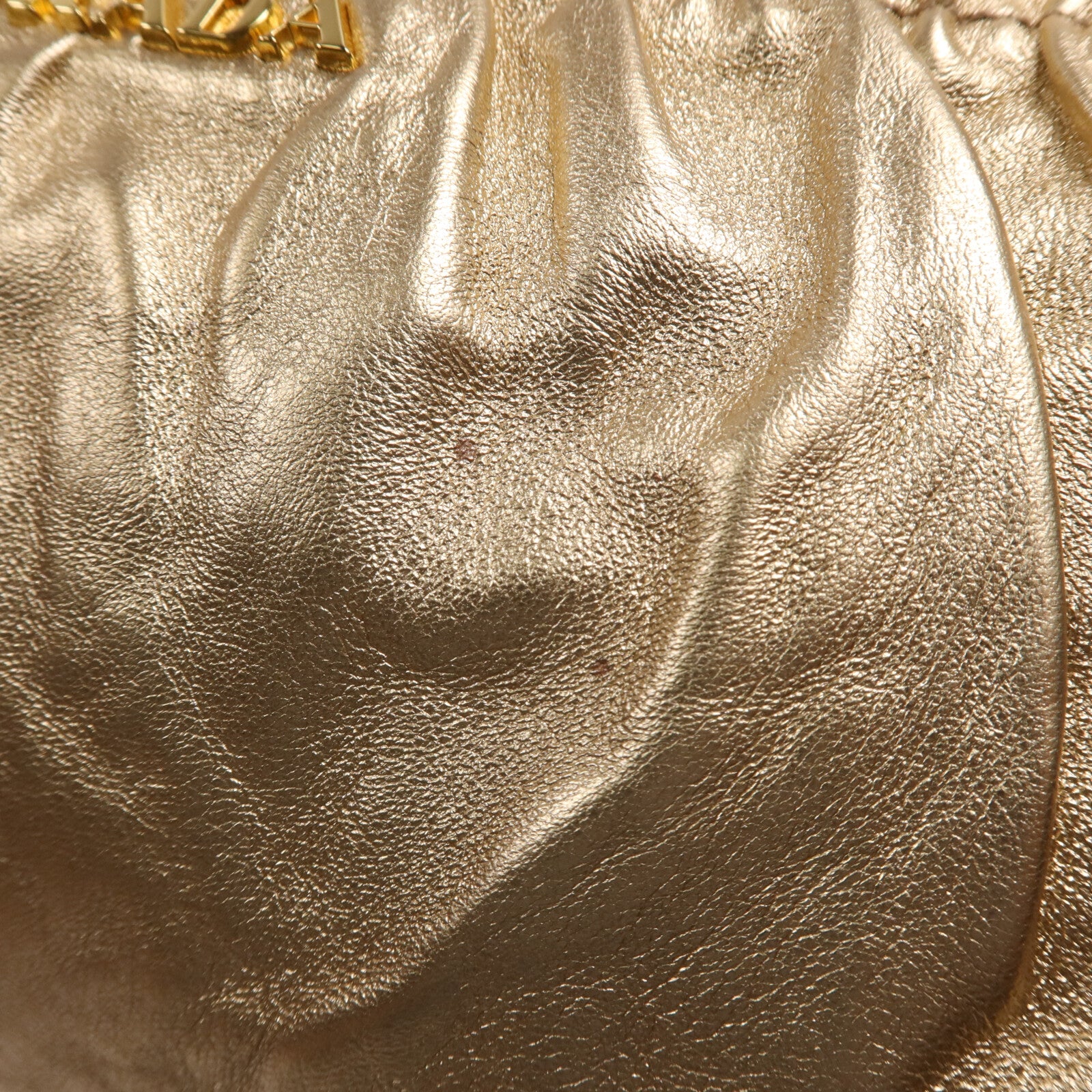 PRADA 牛皮皮革Pouch金扣手拿包