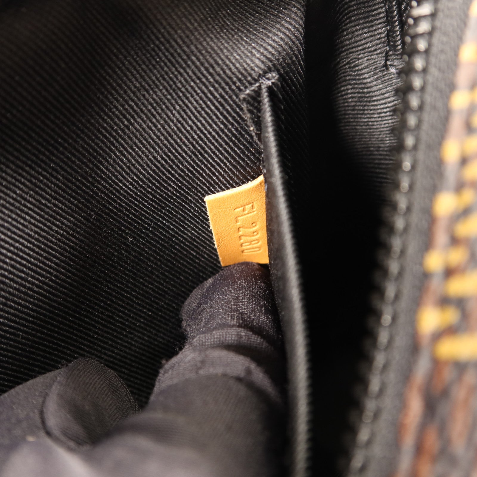 LOUIS VUITTON Damier Giant Ebene × Nigo Mini Soft Trunk肩背袋