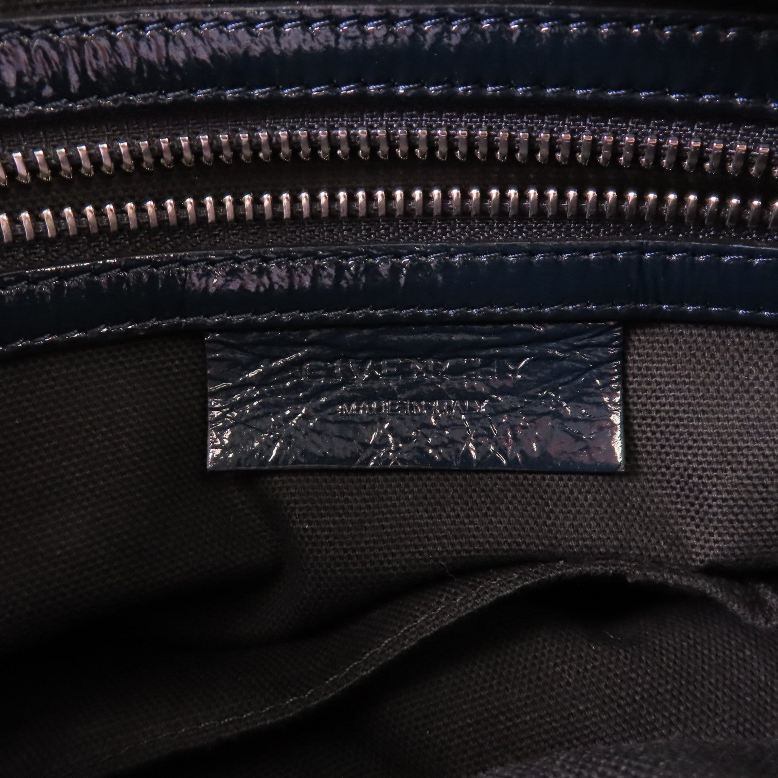 GIVENCHY 漆皮皮革2 Way Shoulder銀扣手挽肩背兩用袋