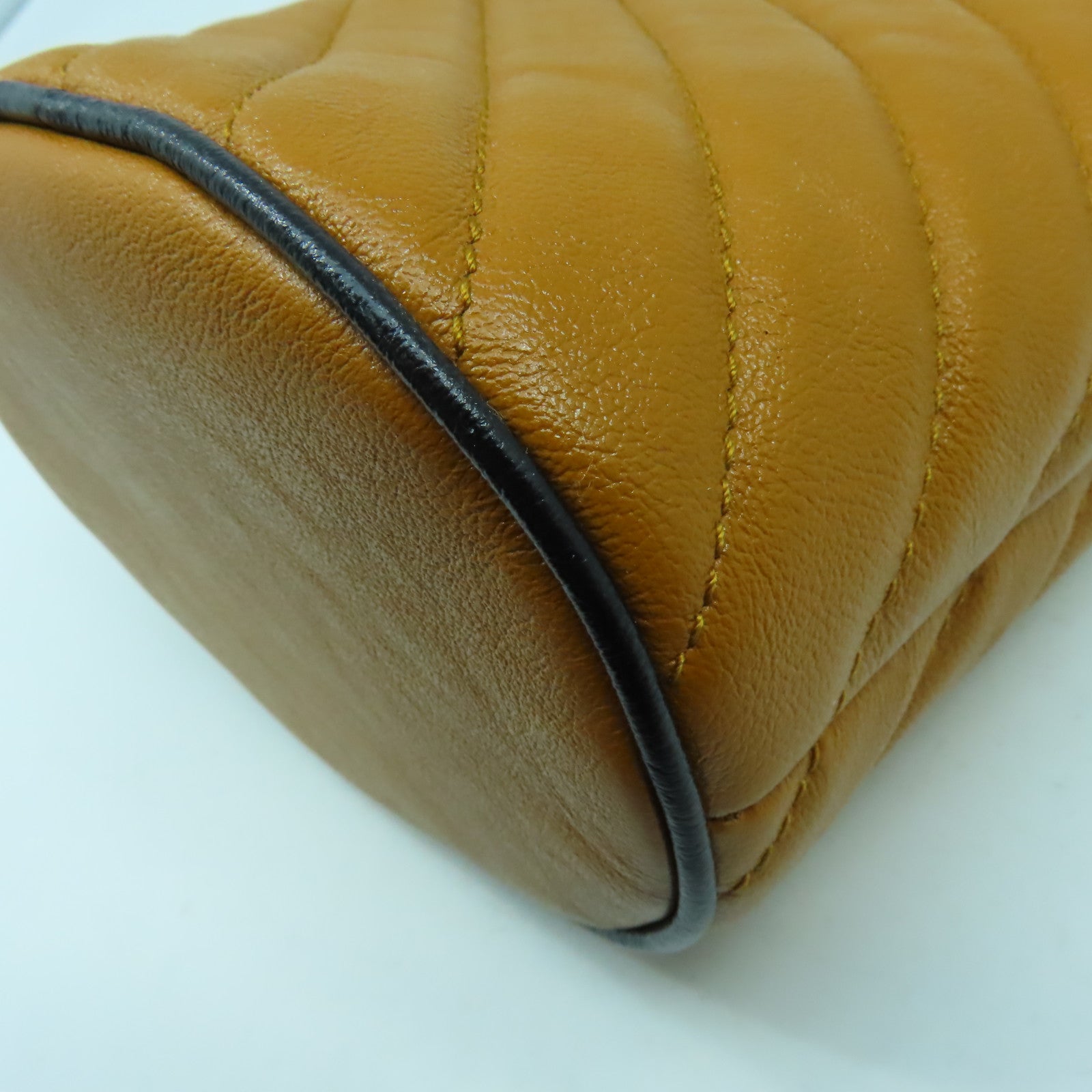 GUCCI 【激減優惠】牛皮皮革GG Marmont金扣鏈帶肩背袋淺啡色