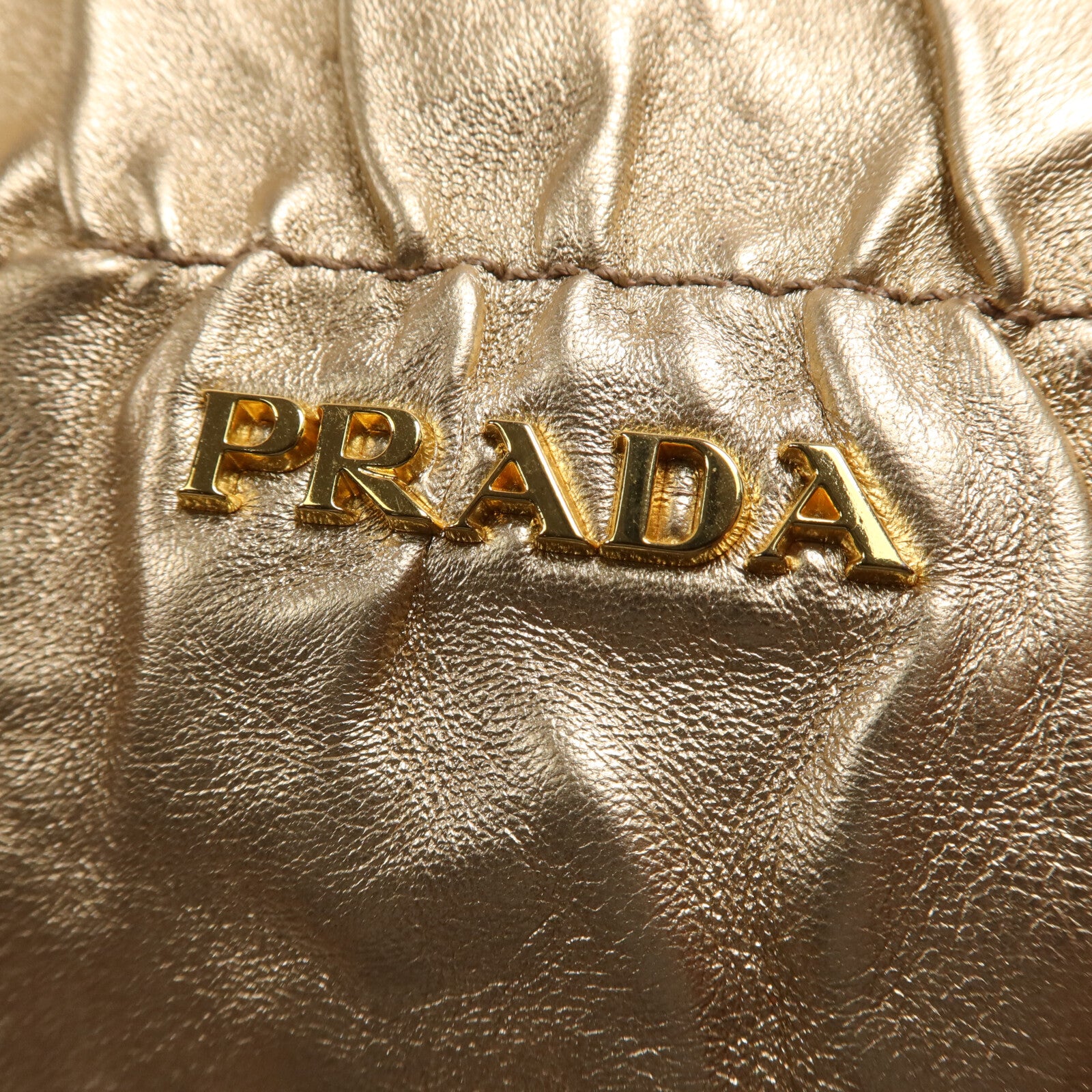 PRADA 牛皮皮革Pouch金扣手拿包