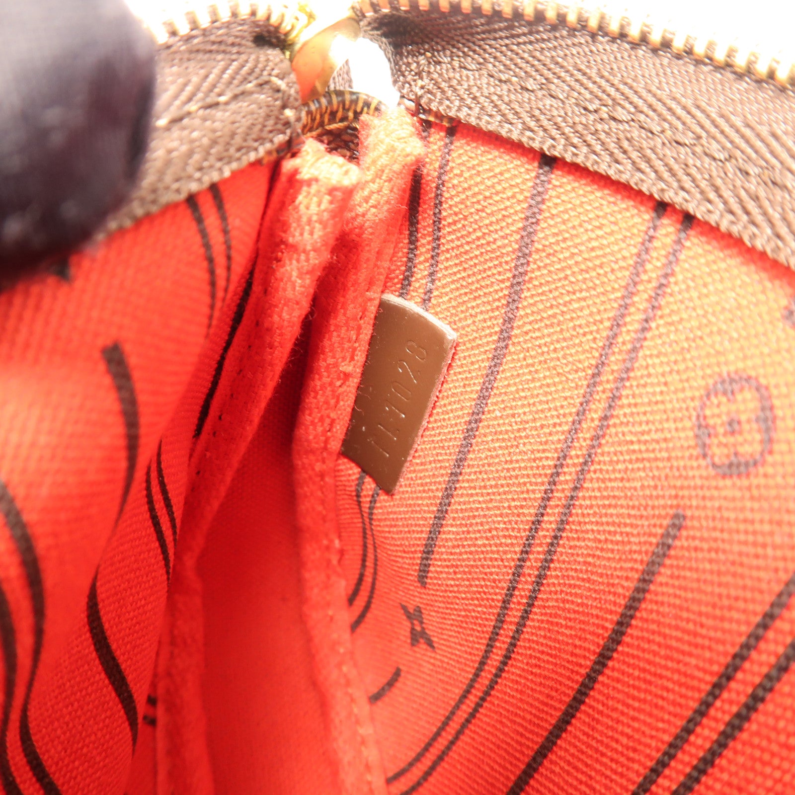 LOUIS VUITTON Damier Mini Pochette金扣手挽袋