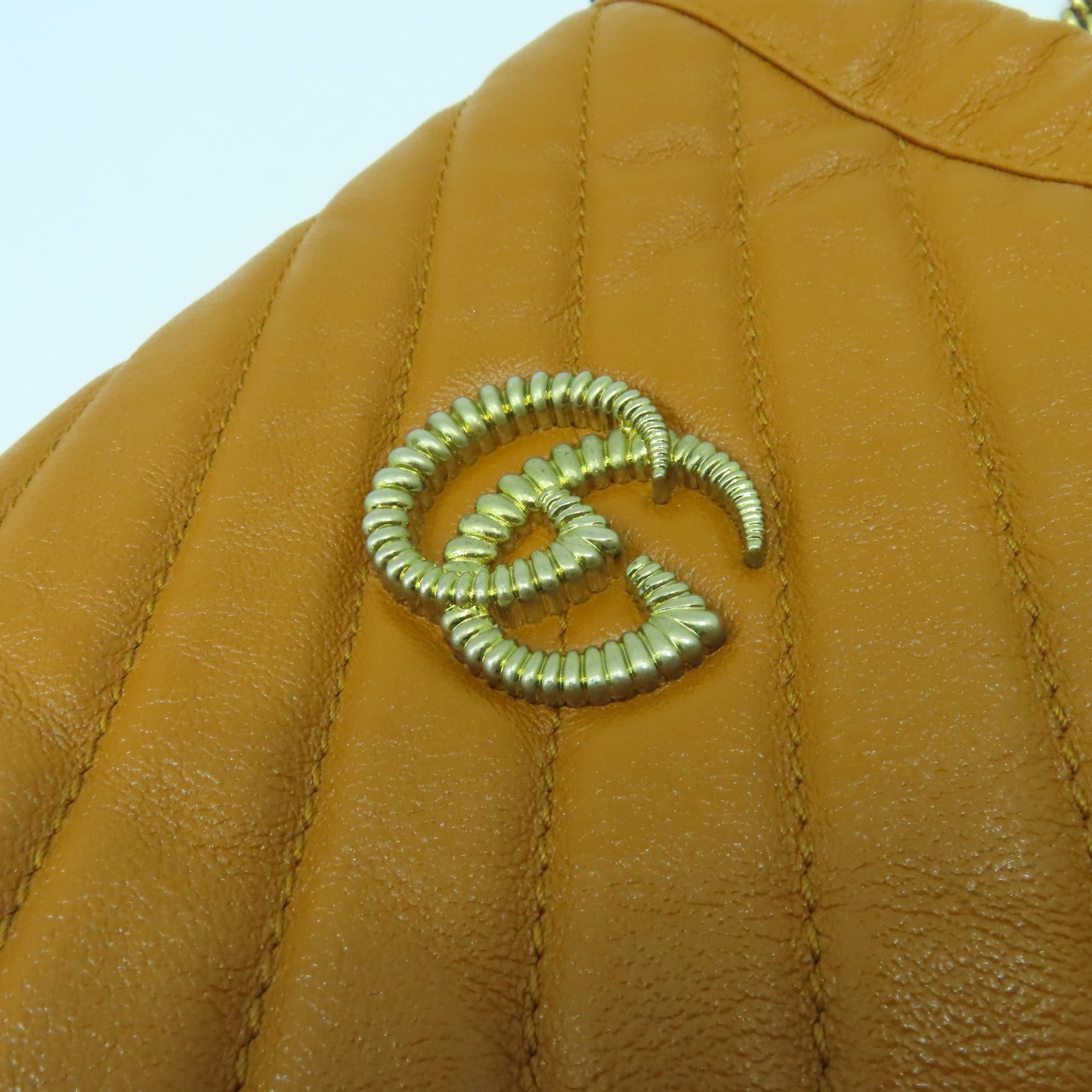 GUCCI 【激減優惠】牛皮皮革GG Marmont金扣鏈帶肩背袋淺啡色