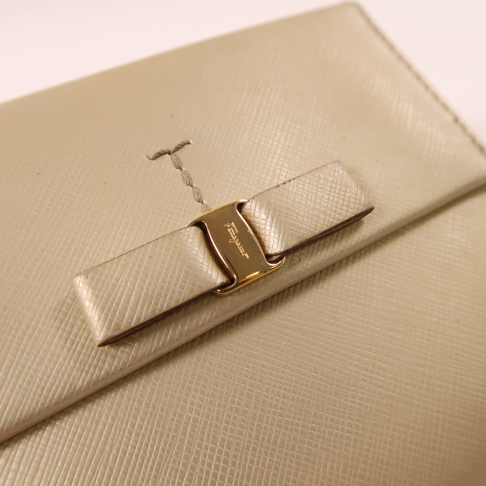 Salvatore Ferragamo 【激減優惠】牛皮皮革Wallet金扣錢包