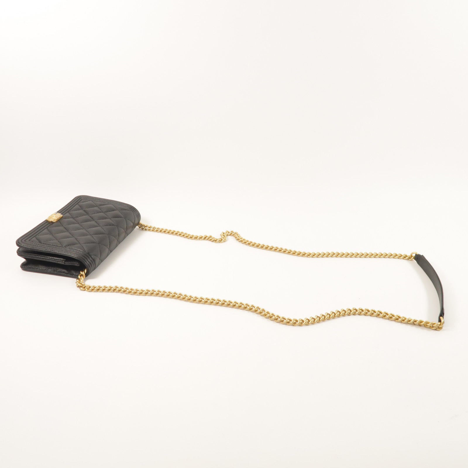 CHANEL 牛皮皮革Boy Wallet On Chain鏈帶肩背袋