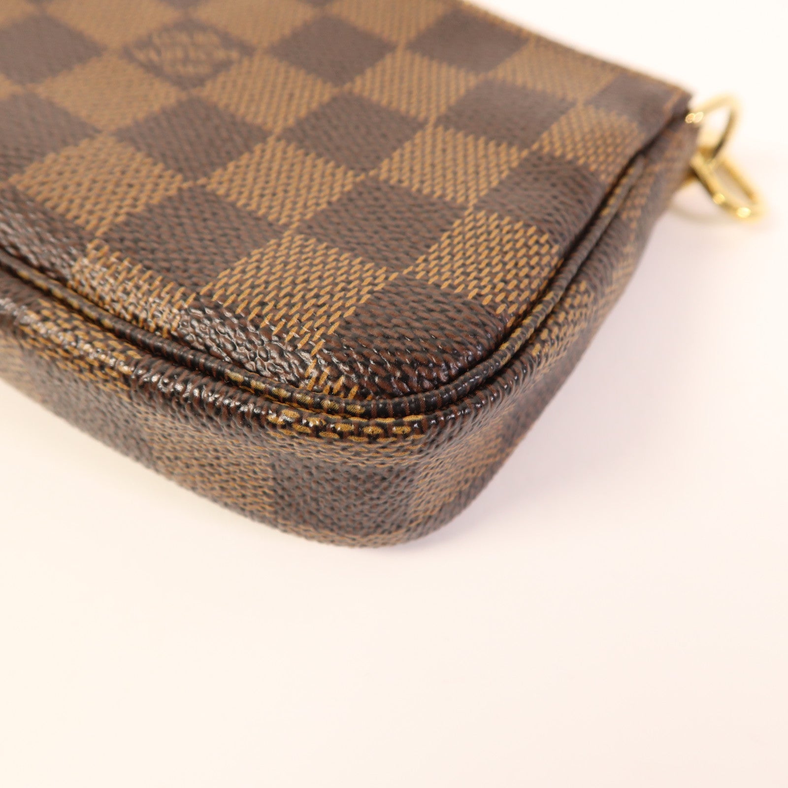 LOUIS VUITTON Damier Mini Pochette金扣手挽袋
