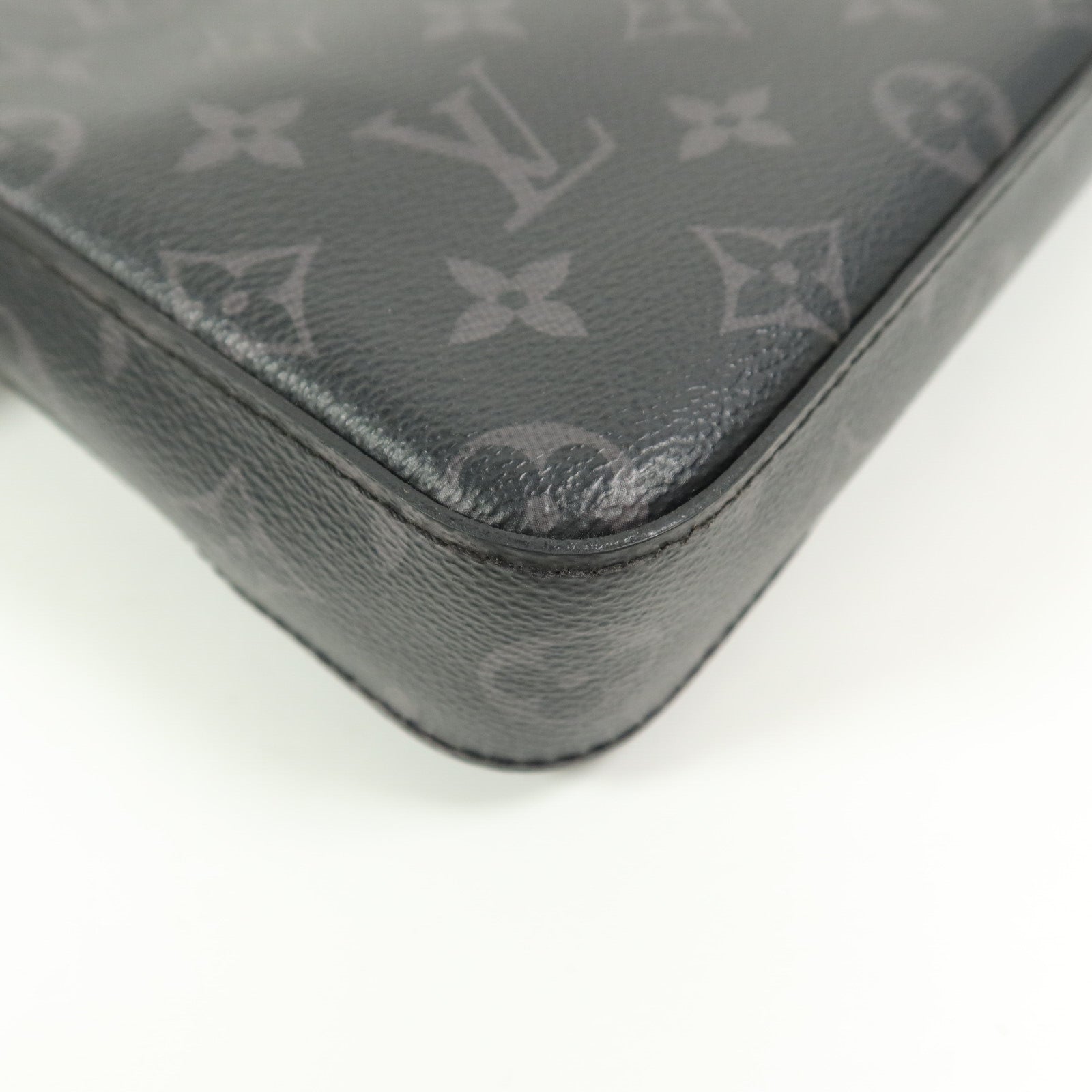 LOUIS VUITTON Monogram Eclipse Reverse Trio Messenger肩背袋