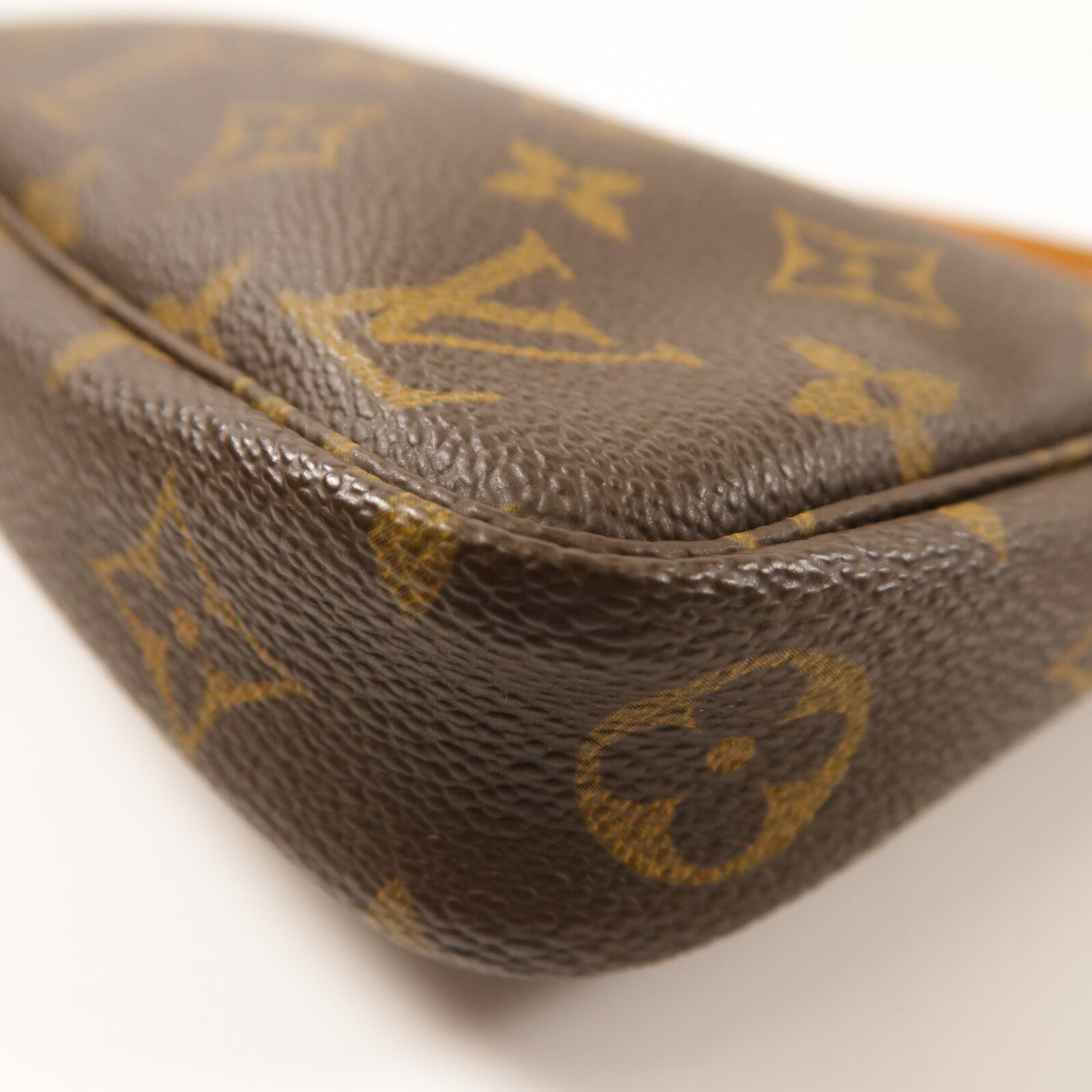 LOUIS VUITTON Monogram Pochette Accessoires金扣手挽袋棕色