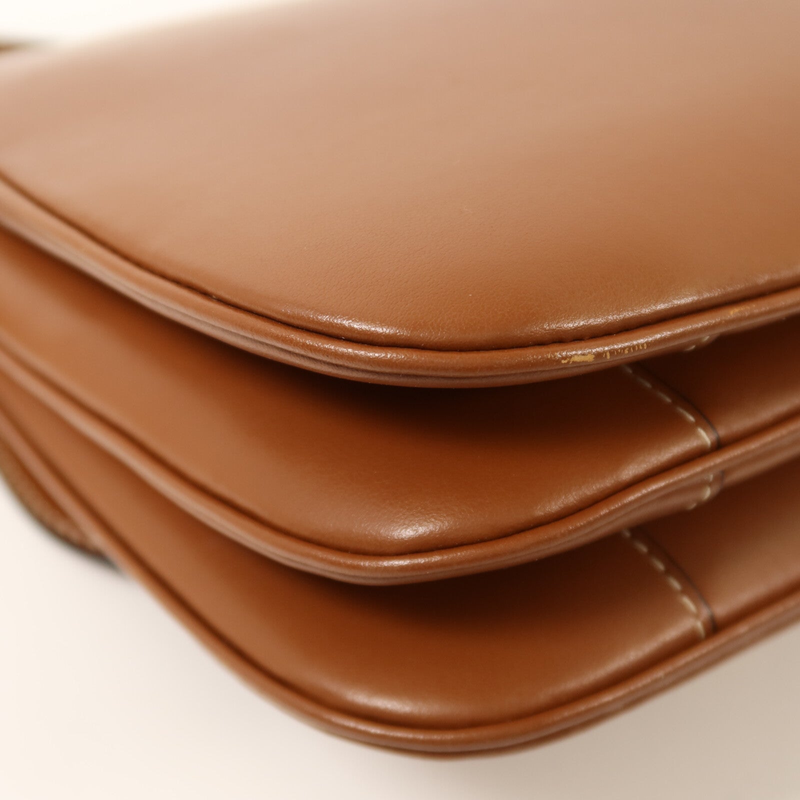 CELINE 牛皮皮革Medium Tabou金扣肩背袋
