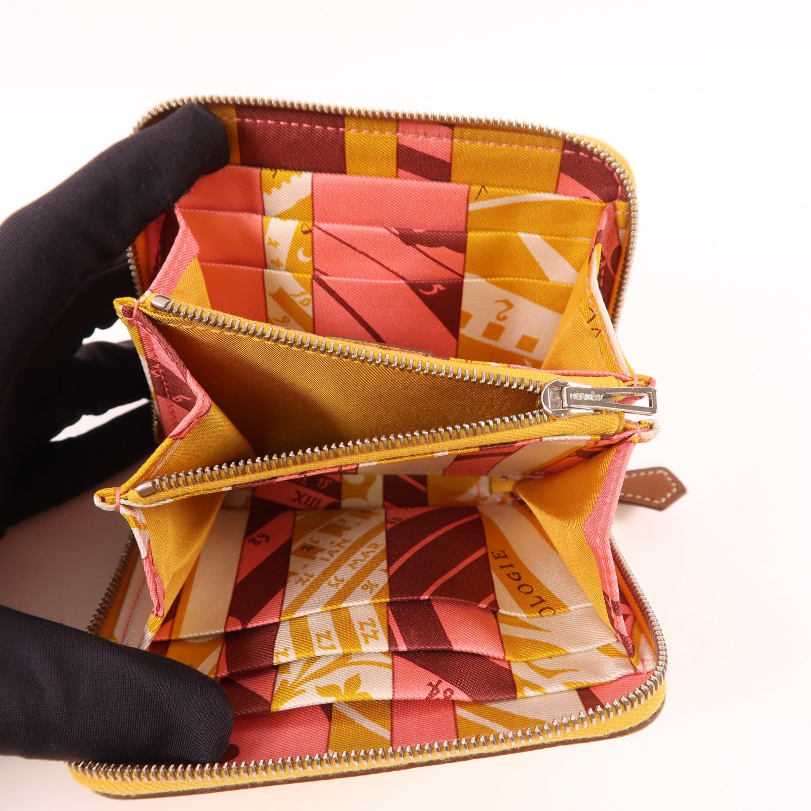 HERMES Evercolor皮革Silk In Compact Wallet銀扣錢包9D Jaune Ambre