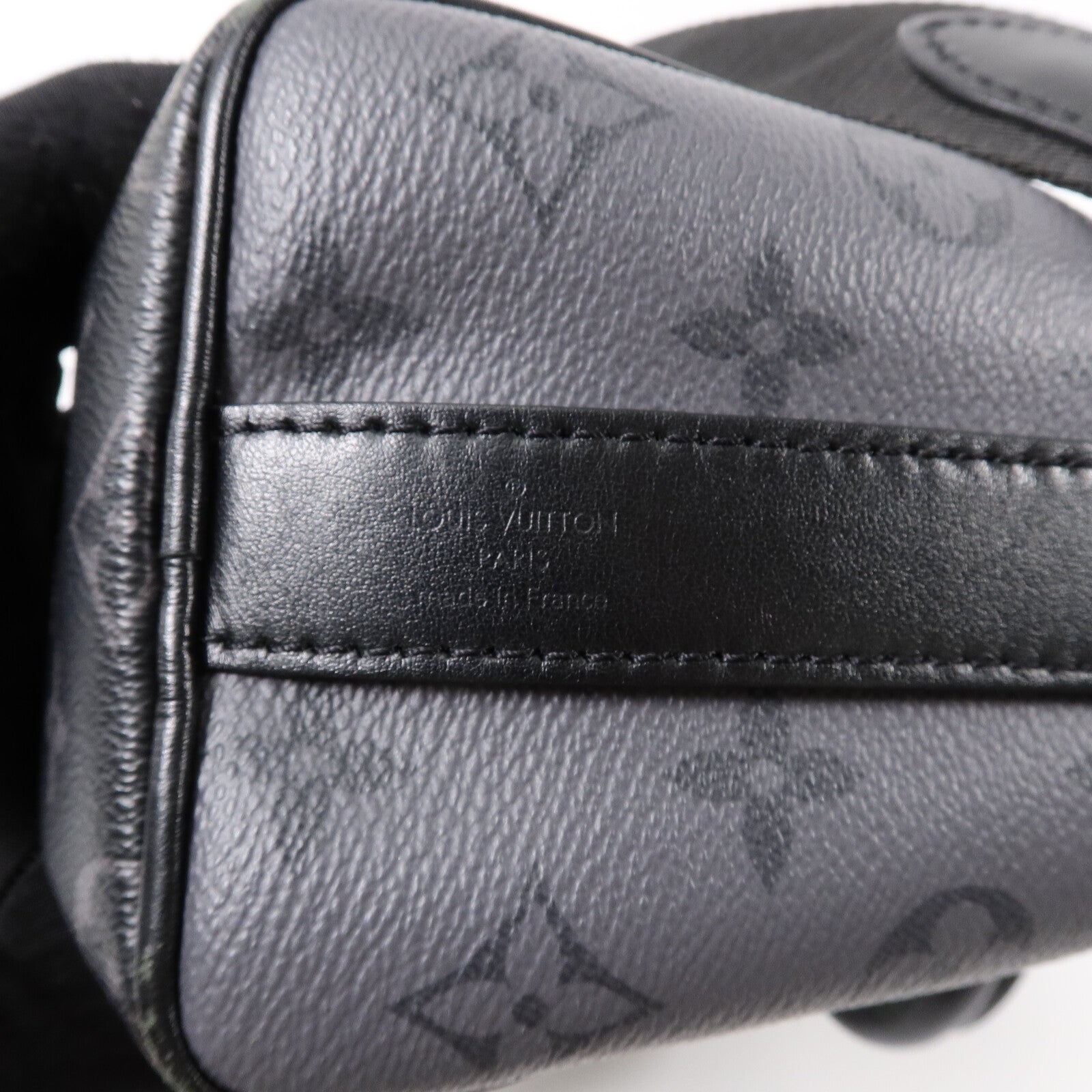LOUIS VUITTON Monogram Eclipse Keepall Bandouliere 25肩背袋
