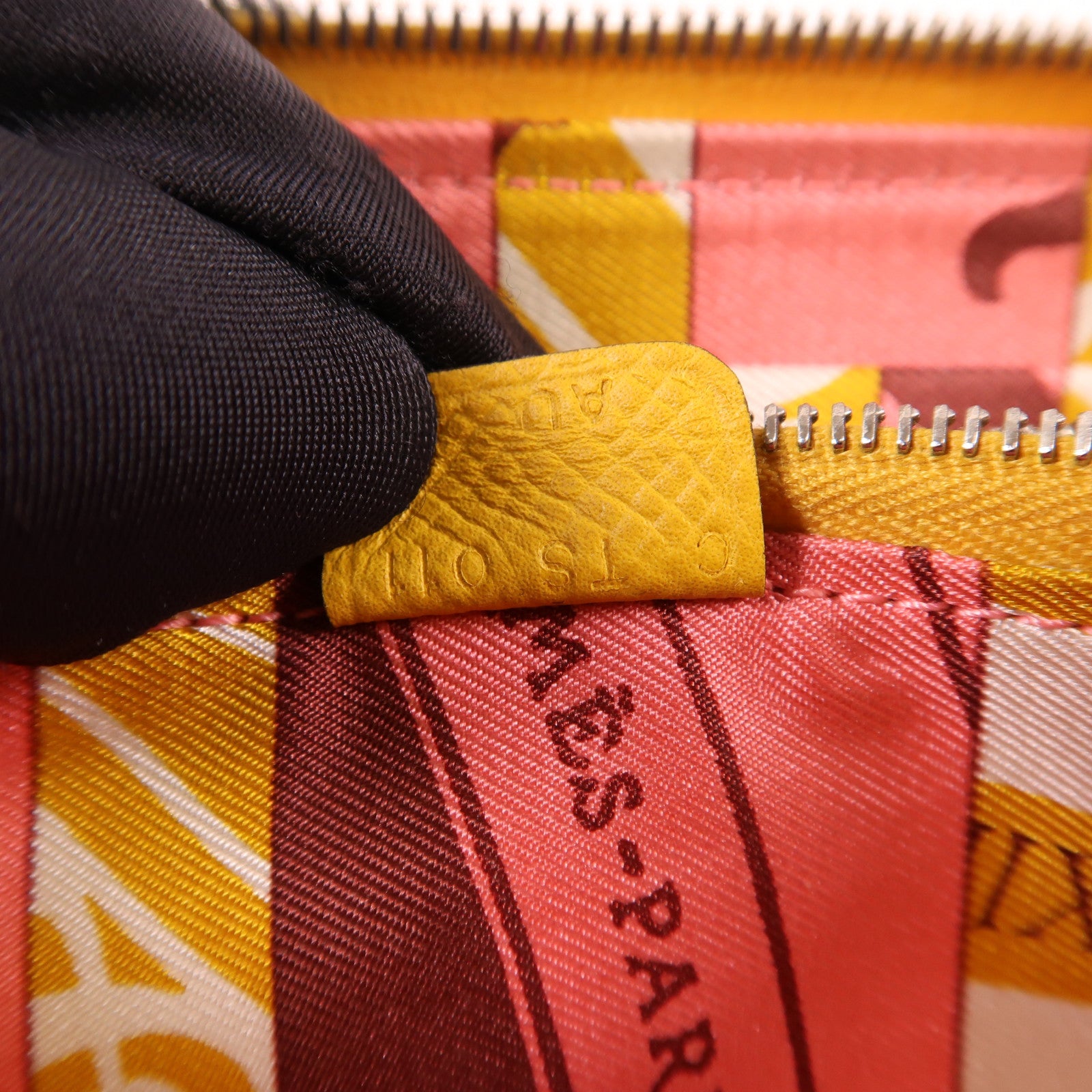 HERMES Evercolor皮革Silk In Compact Wallet銀扣錢包9D Jaune Ambre