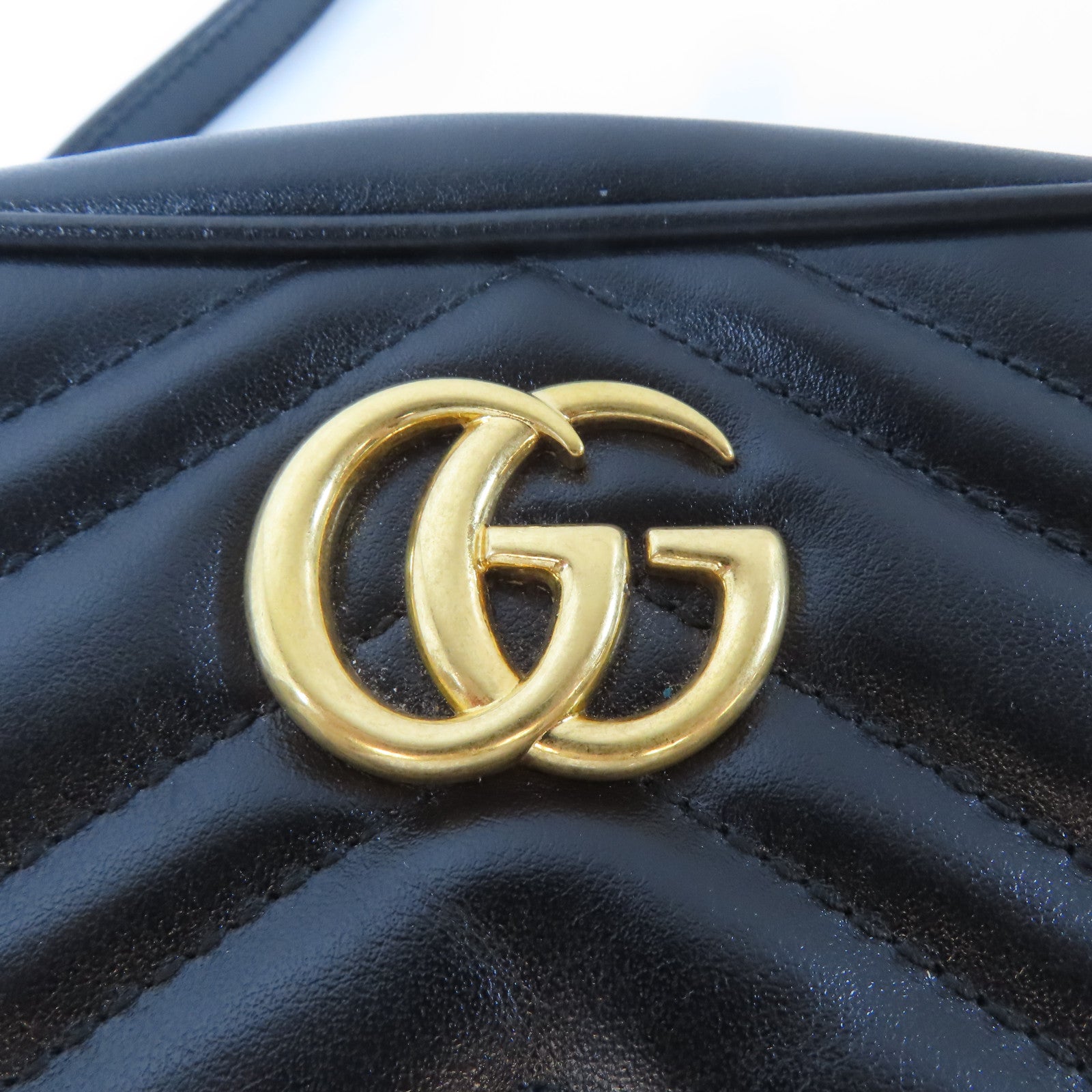 GUCCI 牛皮皮革GG Marmont金扣鏈帶肩背袋黑色