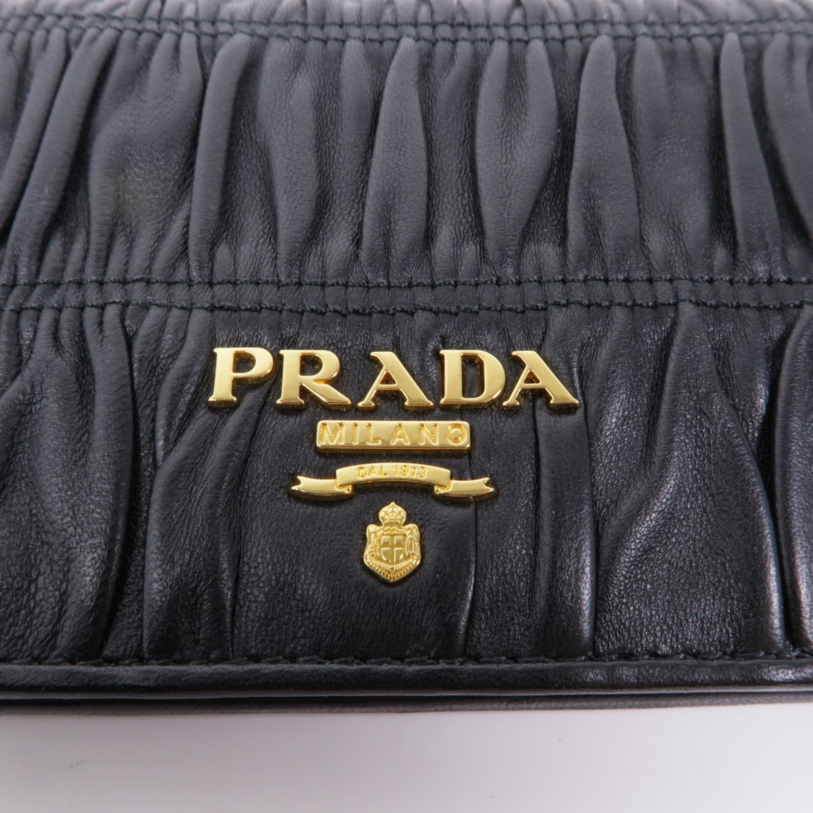 PRADA 羊皮皮革Wallet金扣錢包
