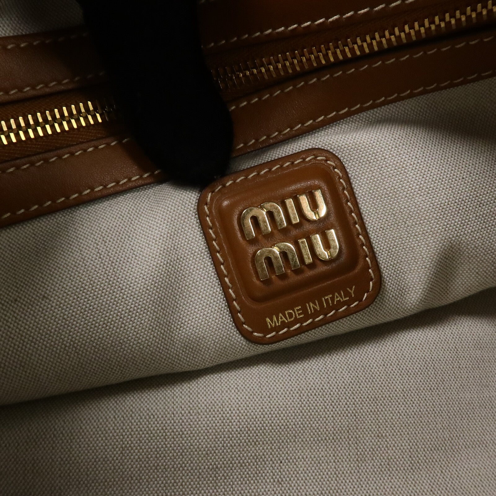 Miu Miu 牛皮皮革Ivy Tote肩背袋