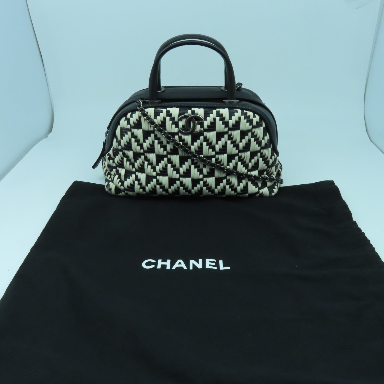 CHANEL 【激減優惠】織紋皮革Bowling 2way Bag手挽肩背兩用袋黑色/白色