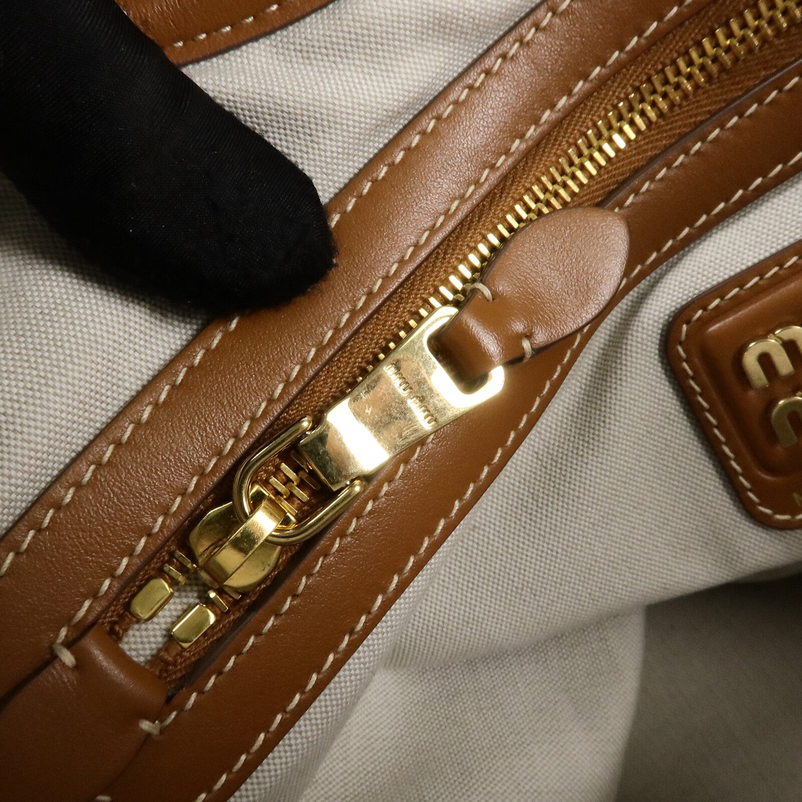 Miu Miu 牛皮皮革Ivy Tote肩背袋