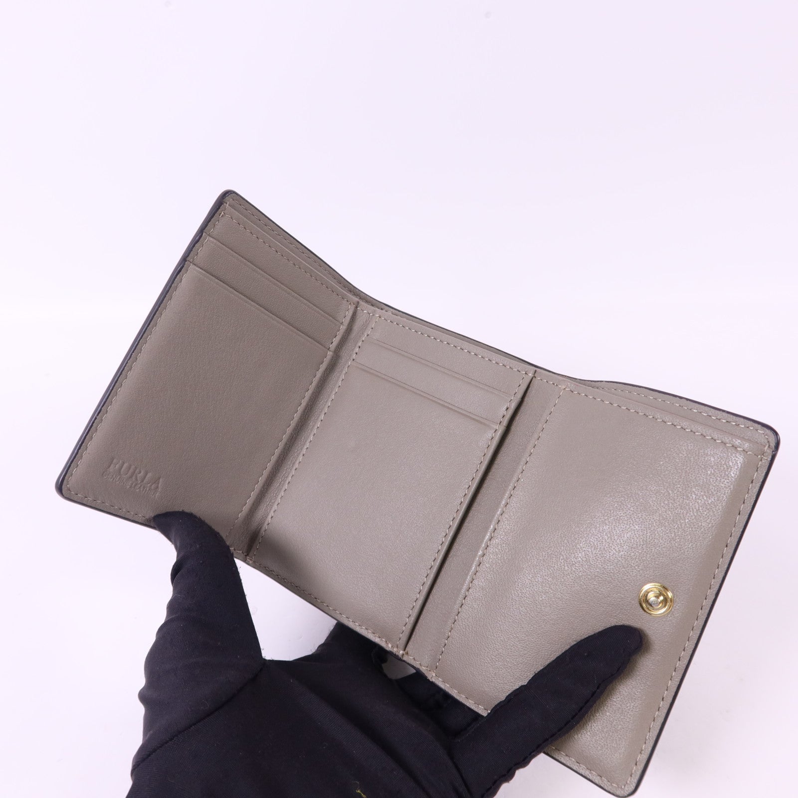 Furla 牛皮皮革Trifold Wallet金扣錢包