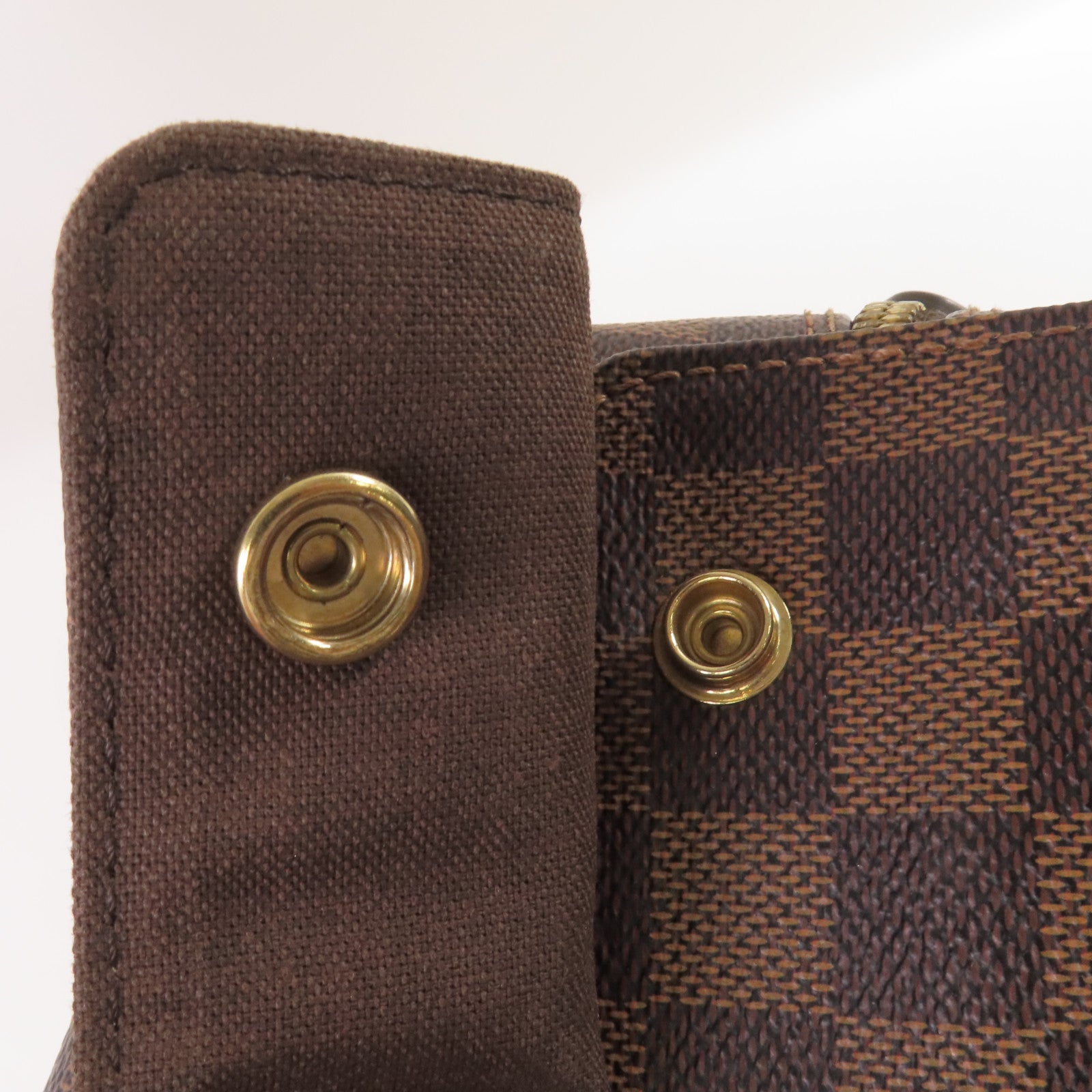 LOUIS VUITTON Damier Ebene Naviglio Shoulder Bag金扣肩背袋啡色