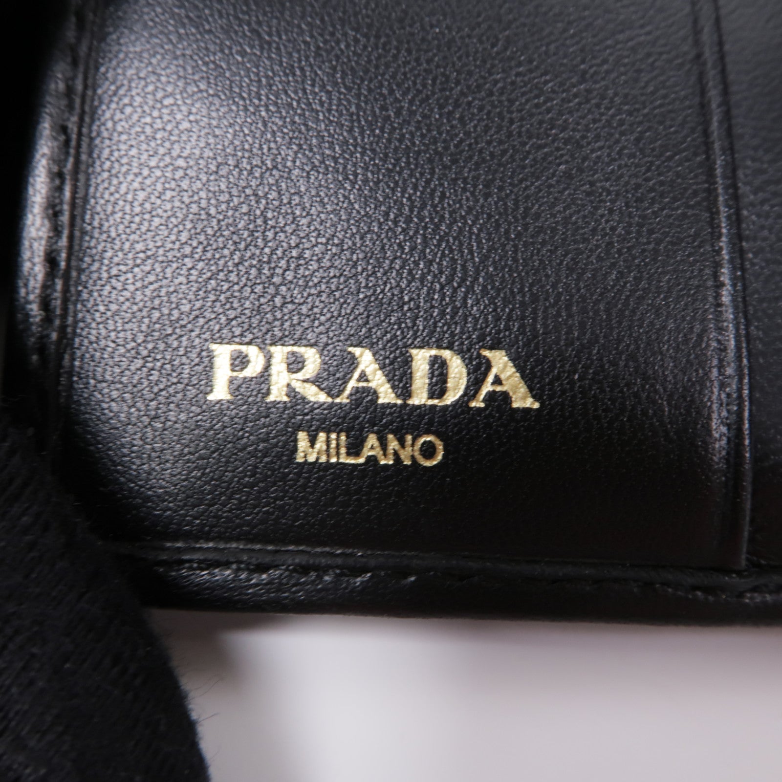 PRADA 羊皮皮革Wallet金扣錢包
